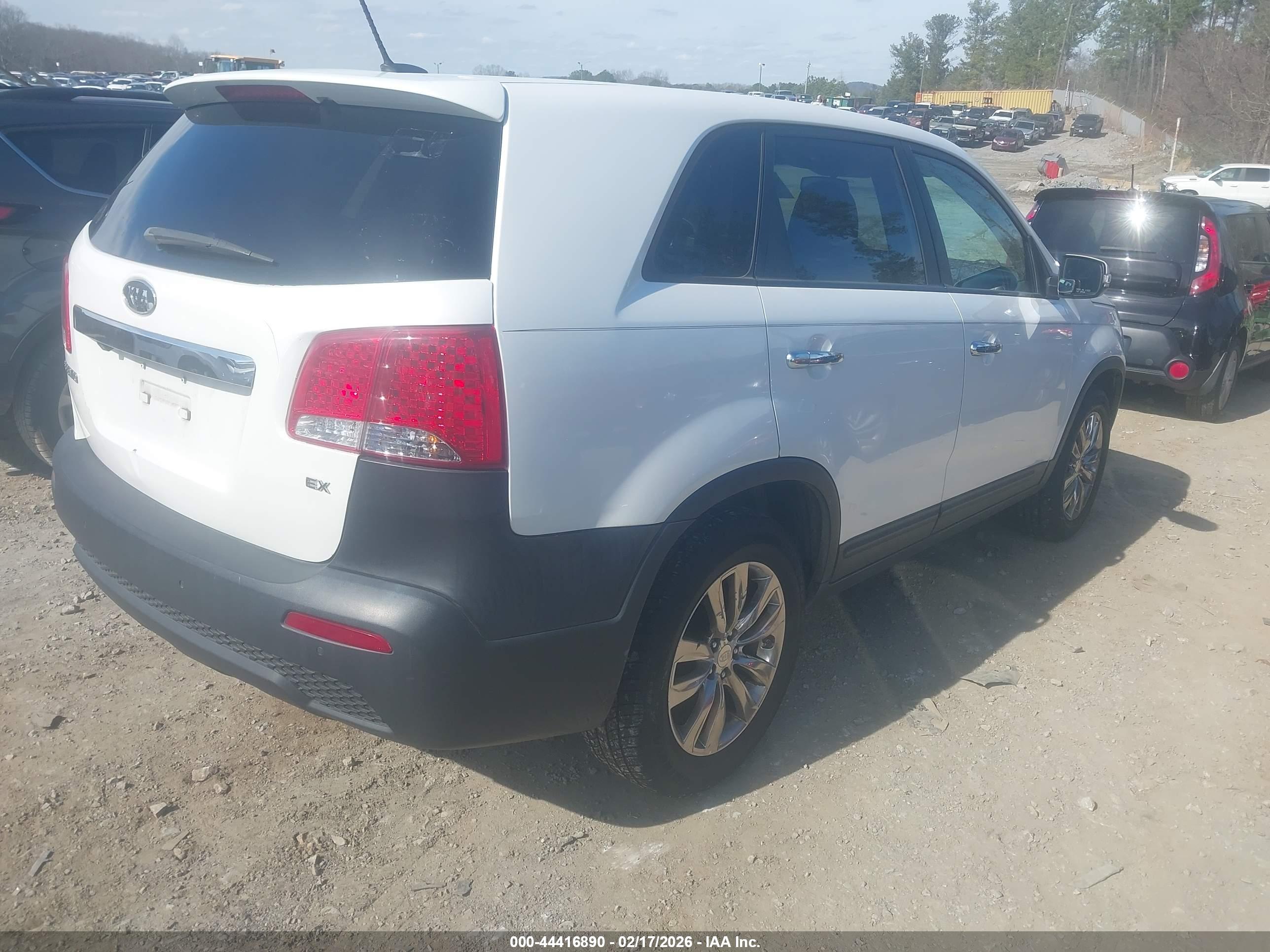 KIA SORENTO image 4