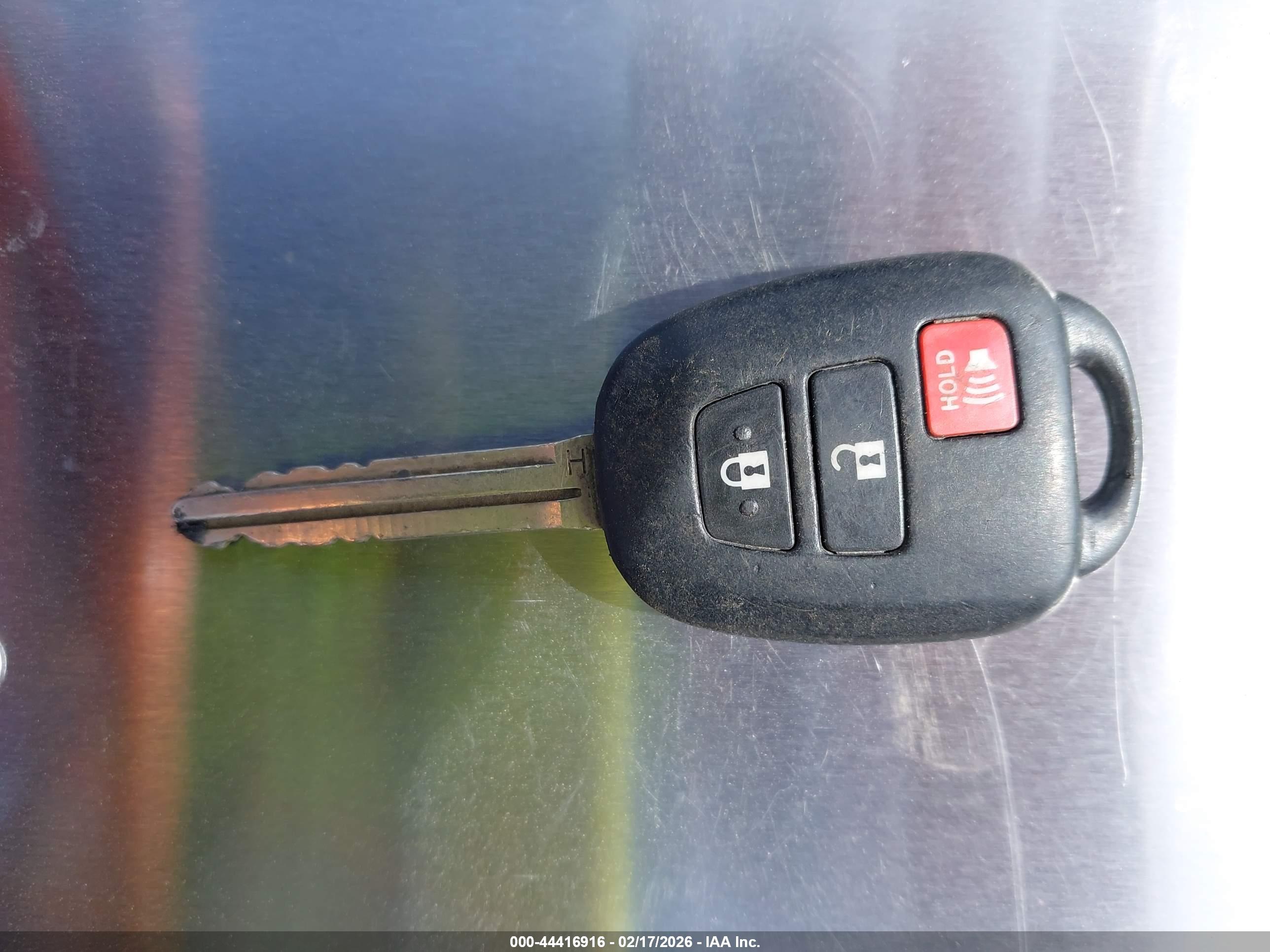 TOYOTA RAV4 image 11