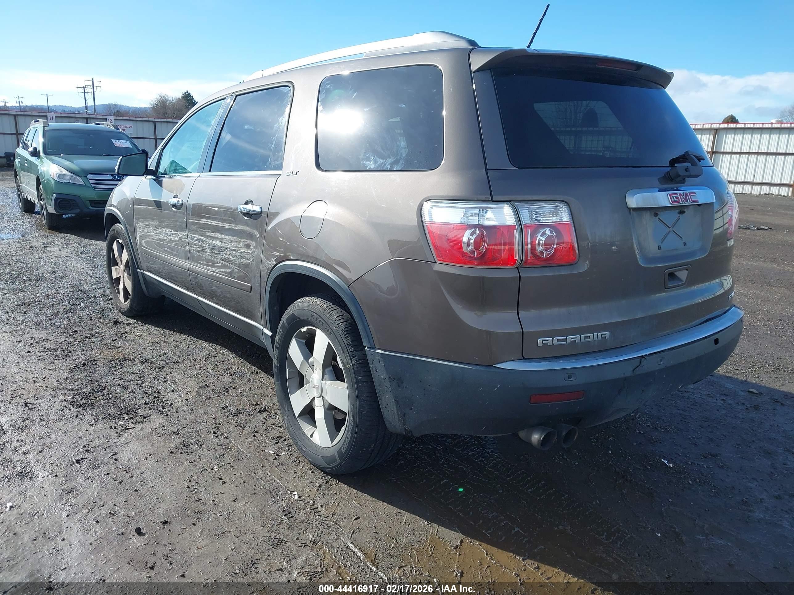 GMC ACADIA image 3