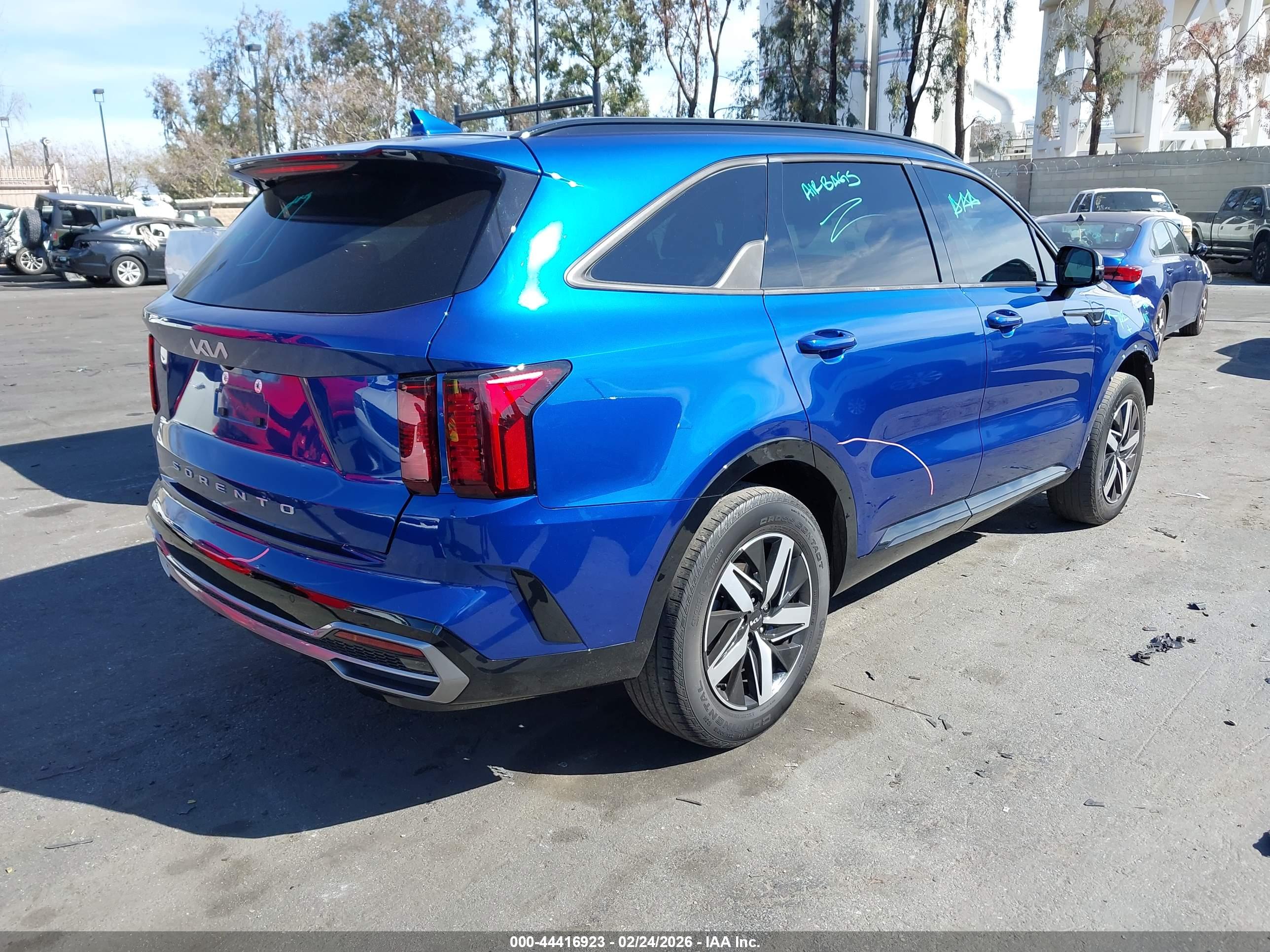 KIA SORENTO image 4