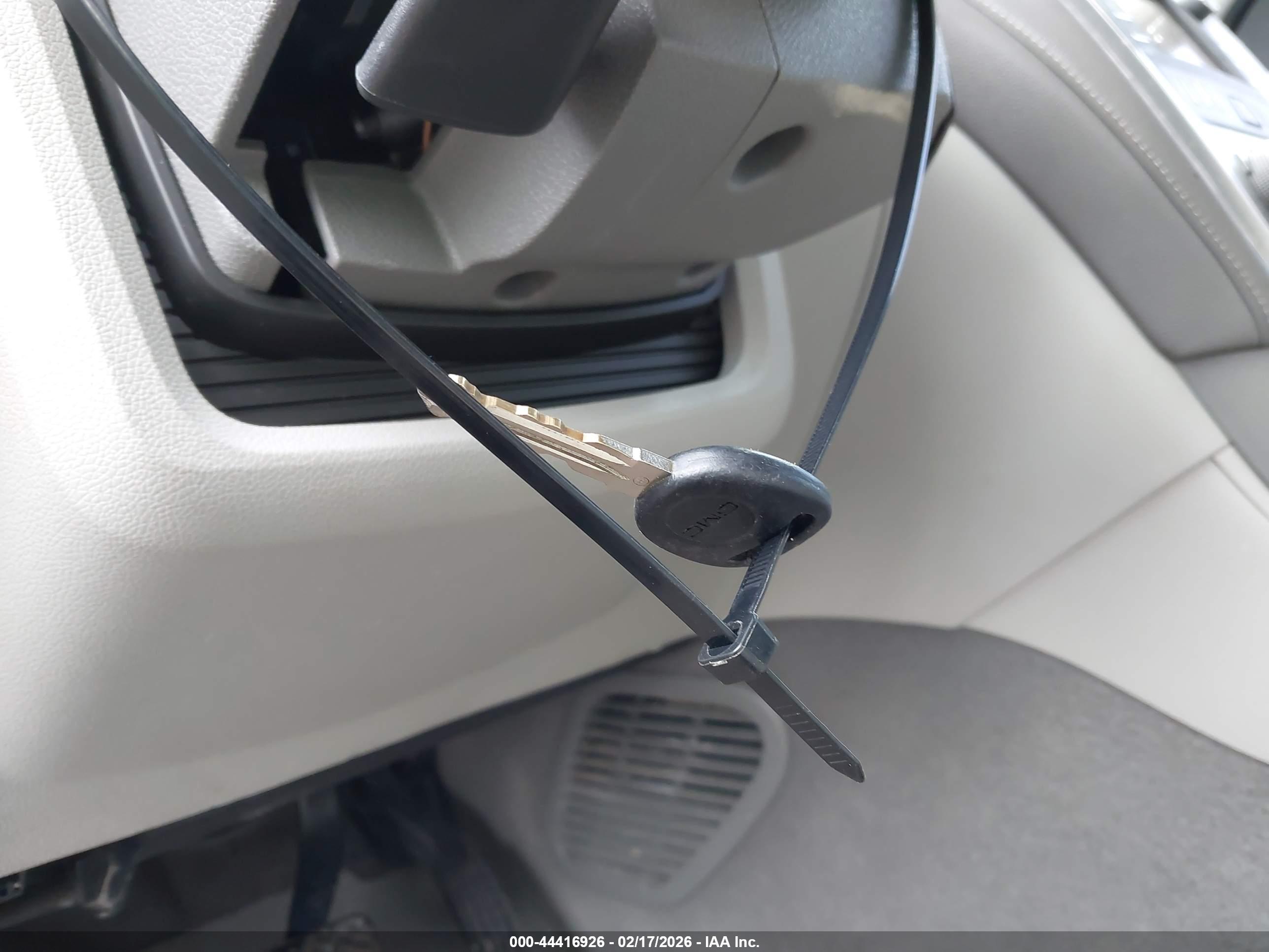 GMC ACADIA image 11