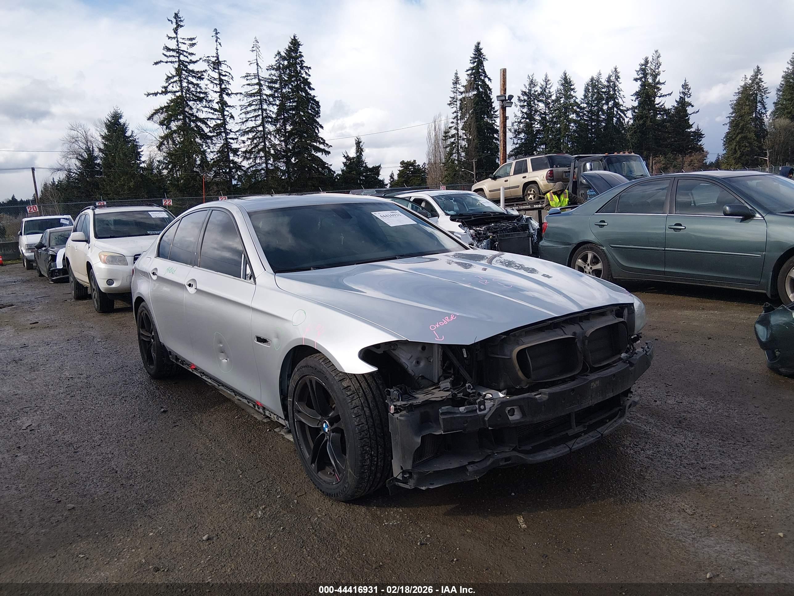 BMW 528I image 6