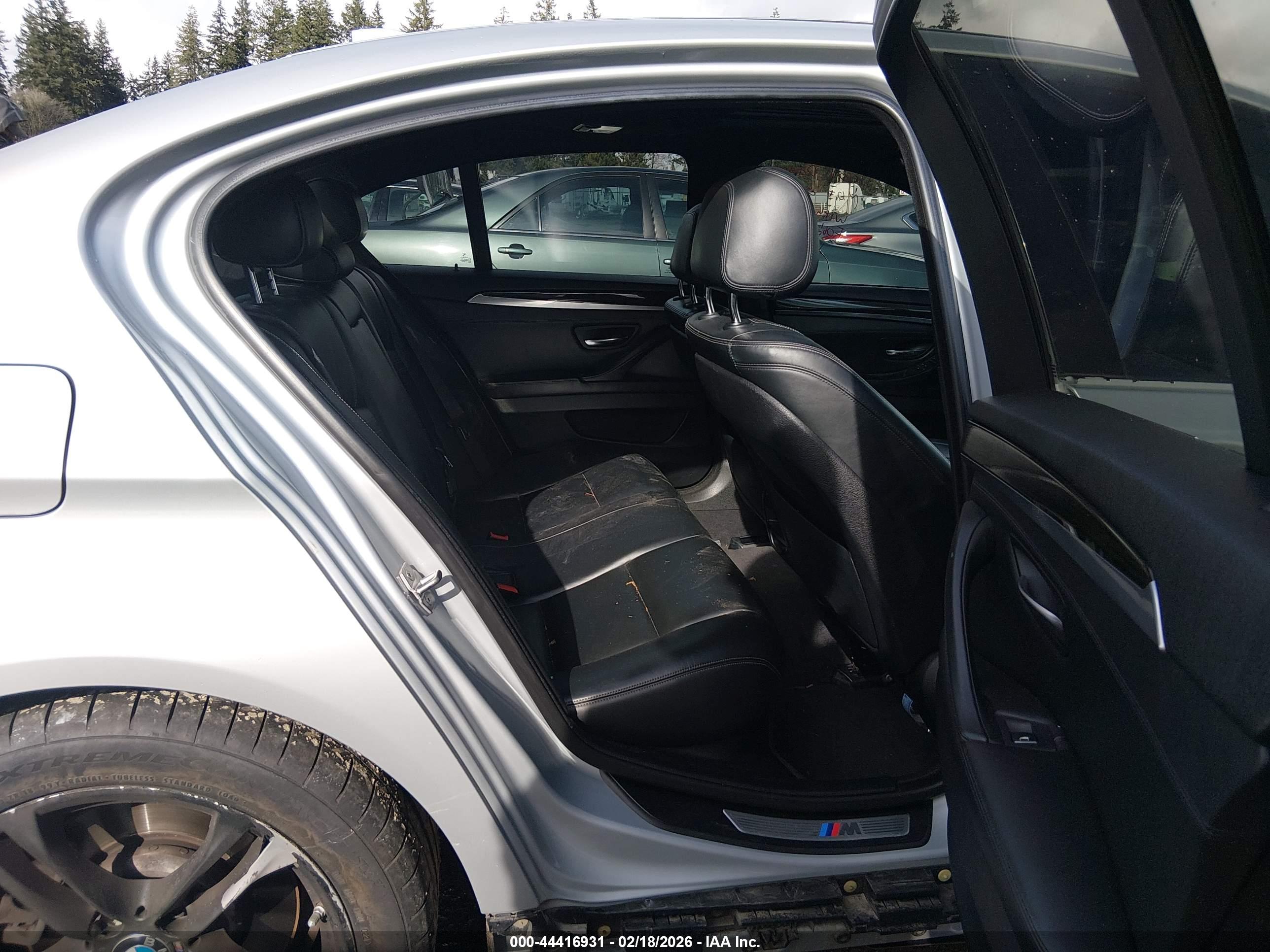 BMW 528I image 8