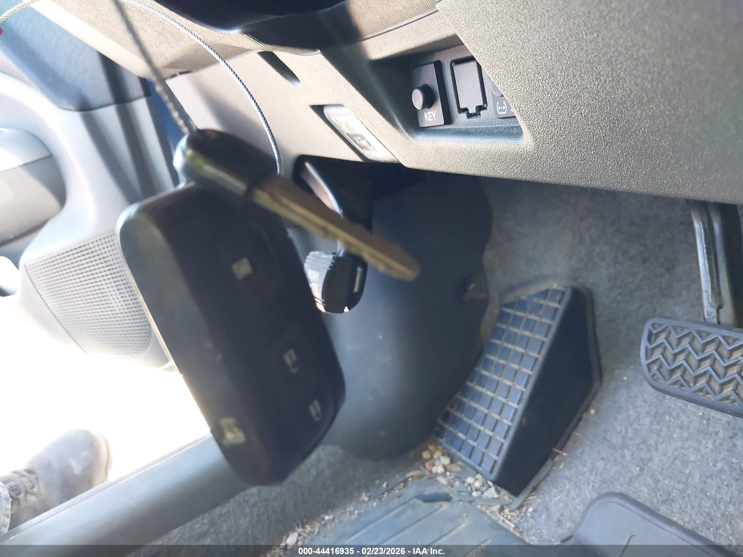TOYOTA PRIUS image 11