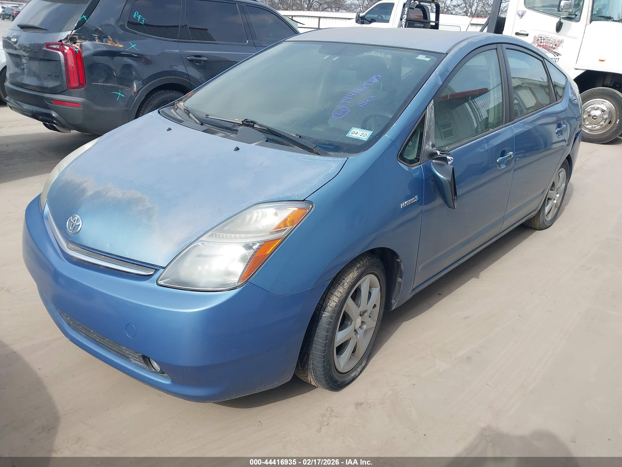 TOYOTA PRIUS image 2