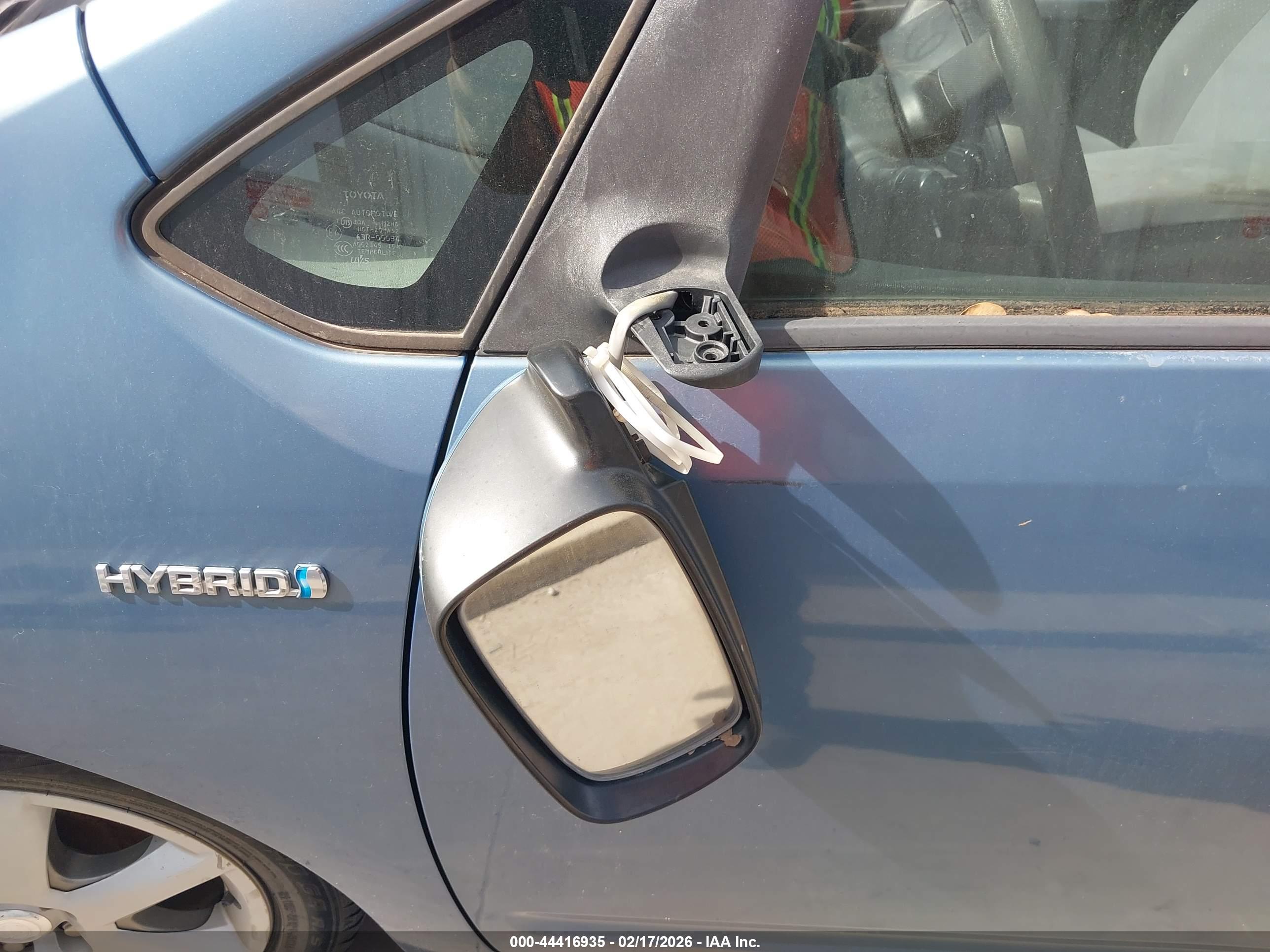 TOYOTA PRIUS image 6