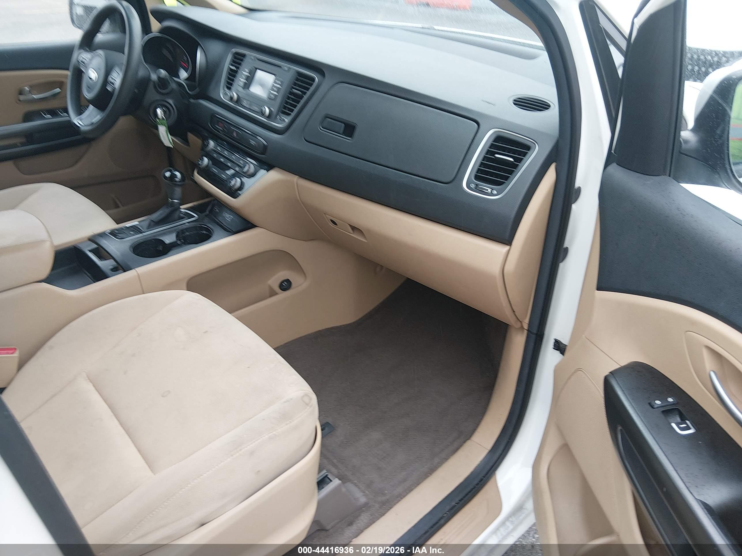 KIA SEDONA image 5