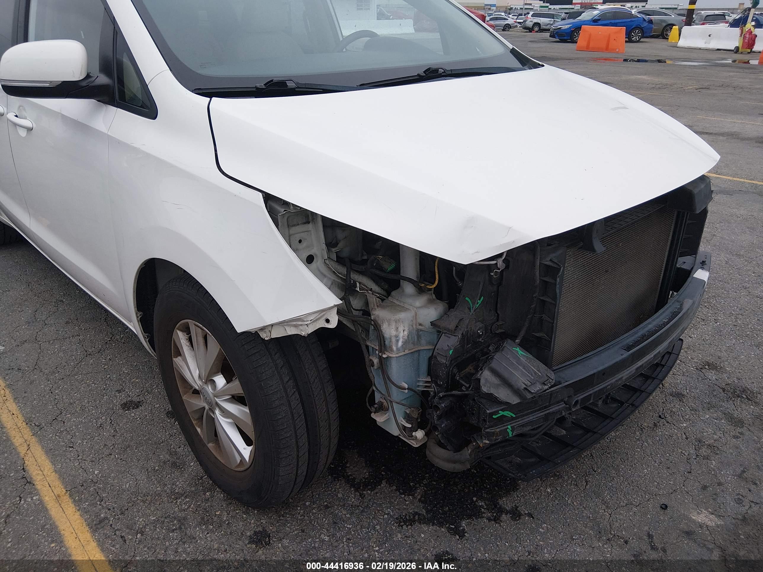 KIA SEDONA image 6