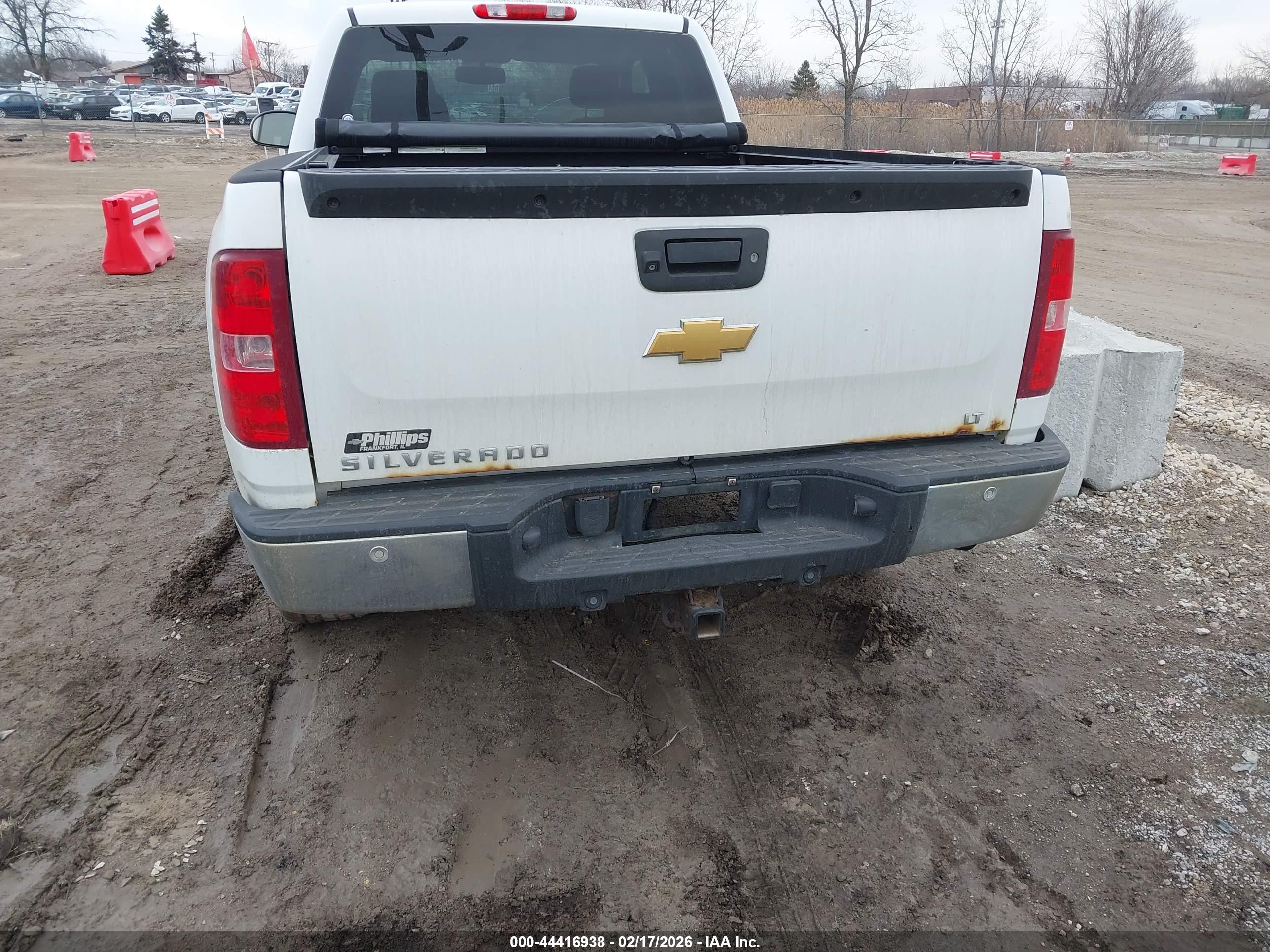 CHEVROLET SILVERADO image 6