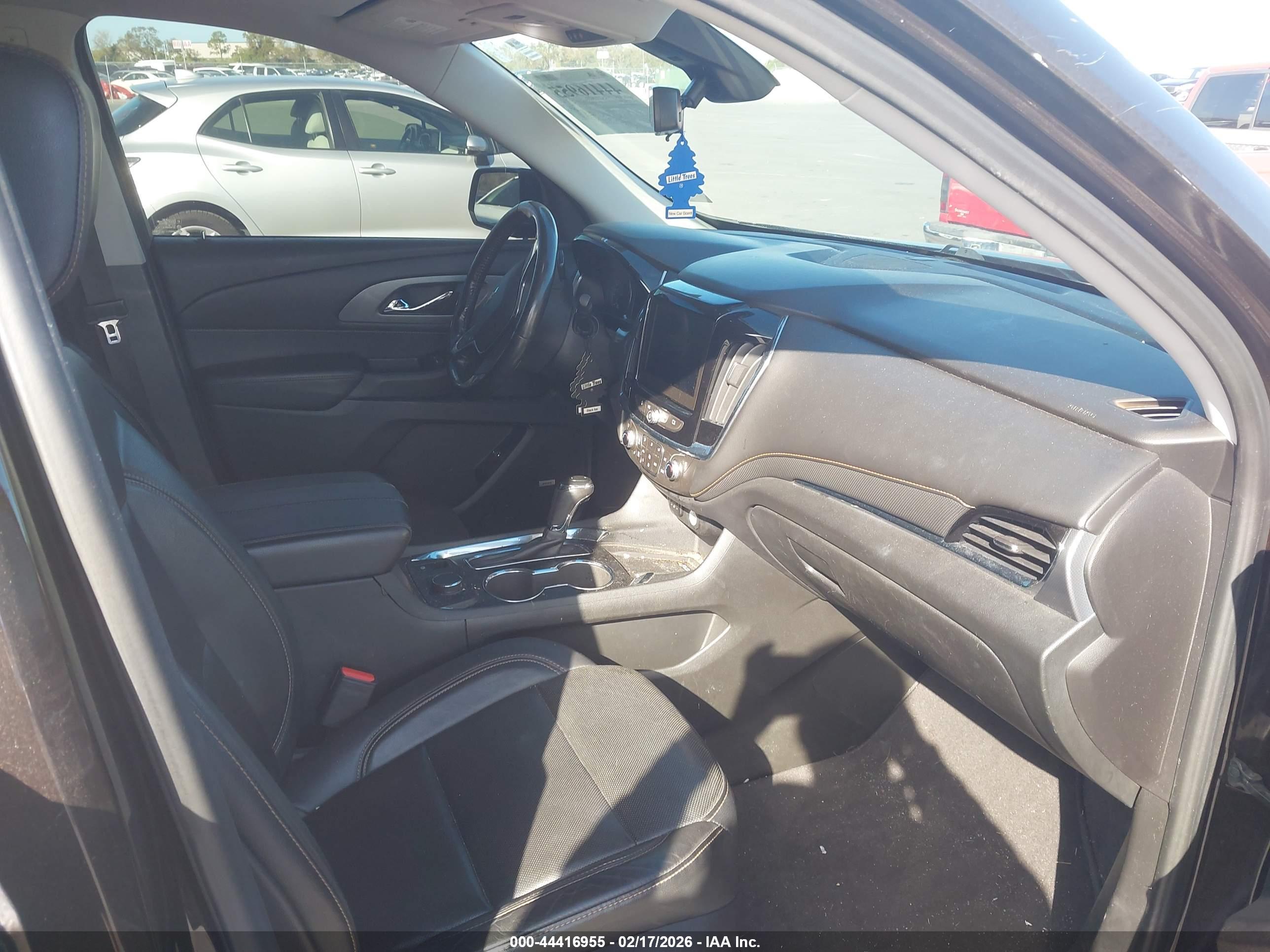 CHEVROLET TRAVERSE image 5
