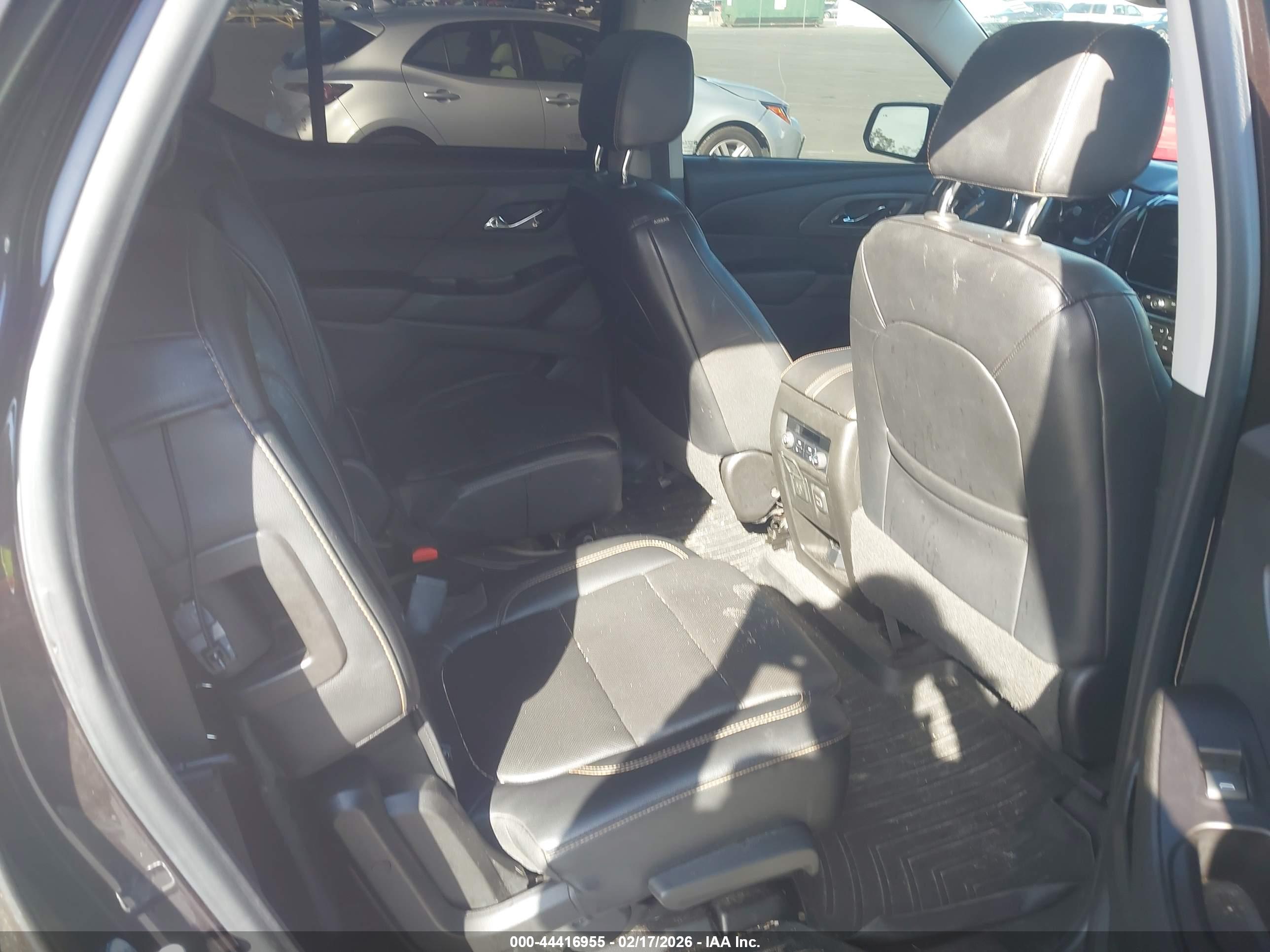 CHEVROLET TRAVERSE image 8