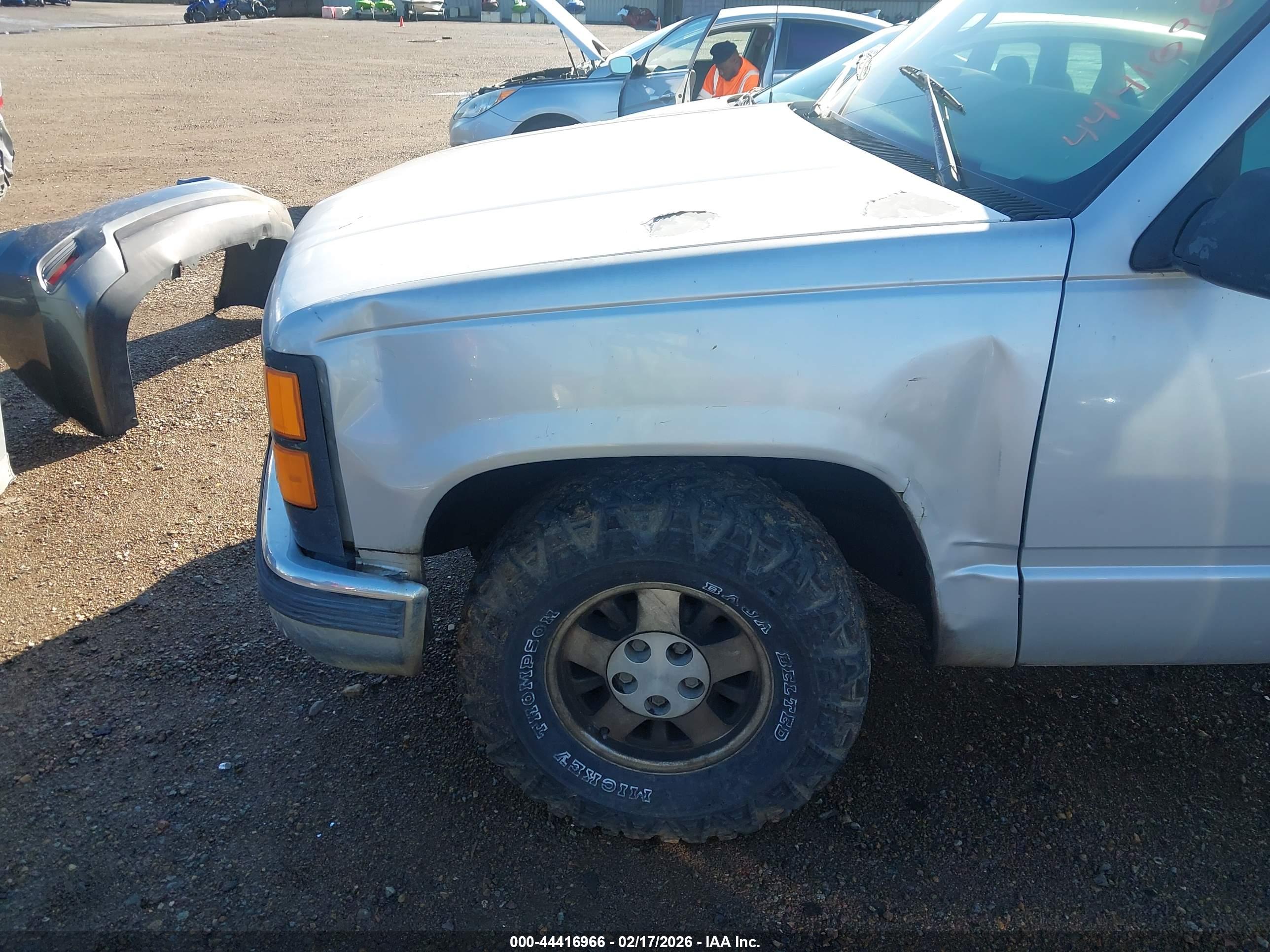 GMC SIERRA image 6
