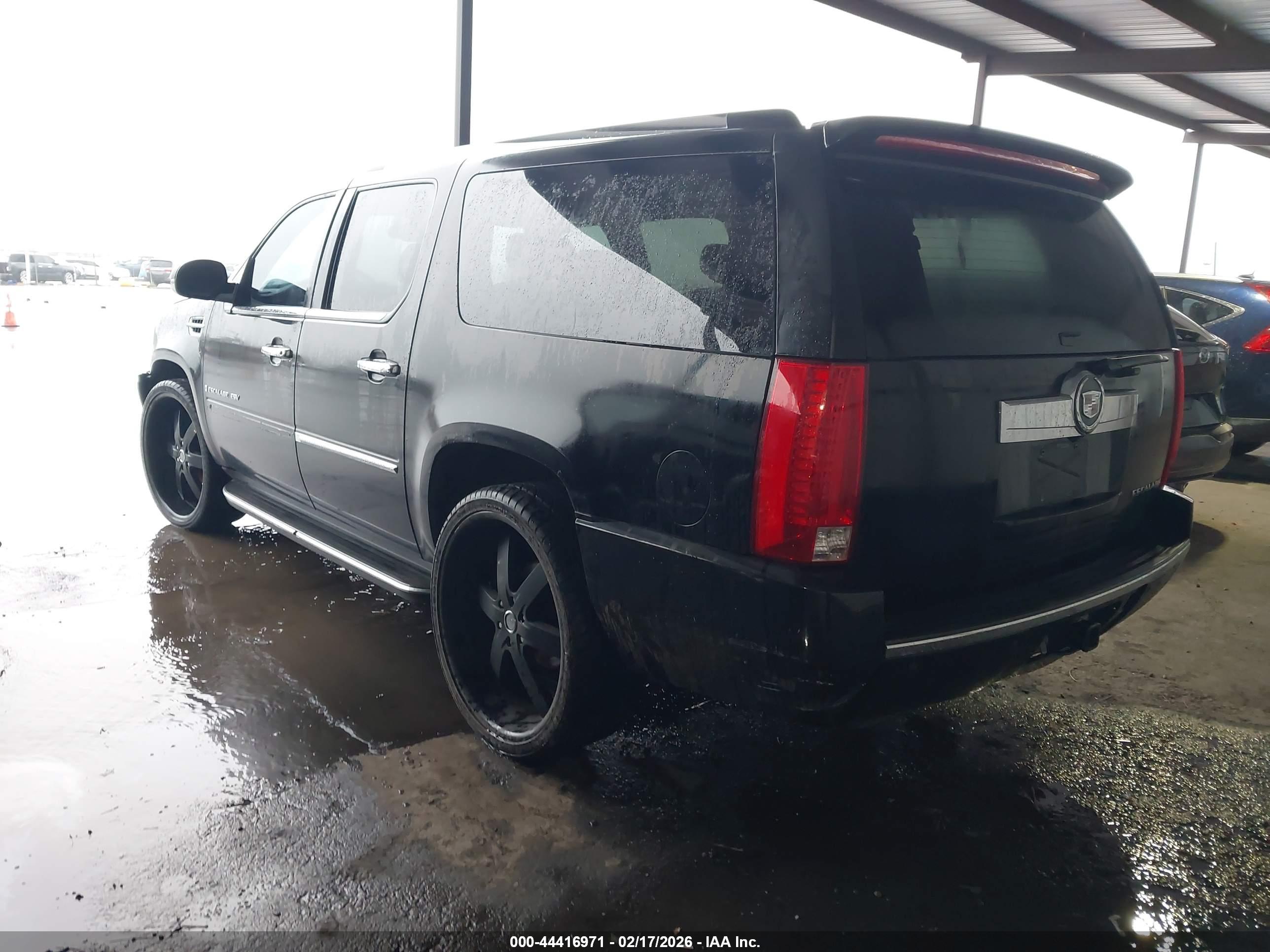 CADILLAC ESCALADE image 3