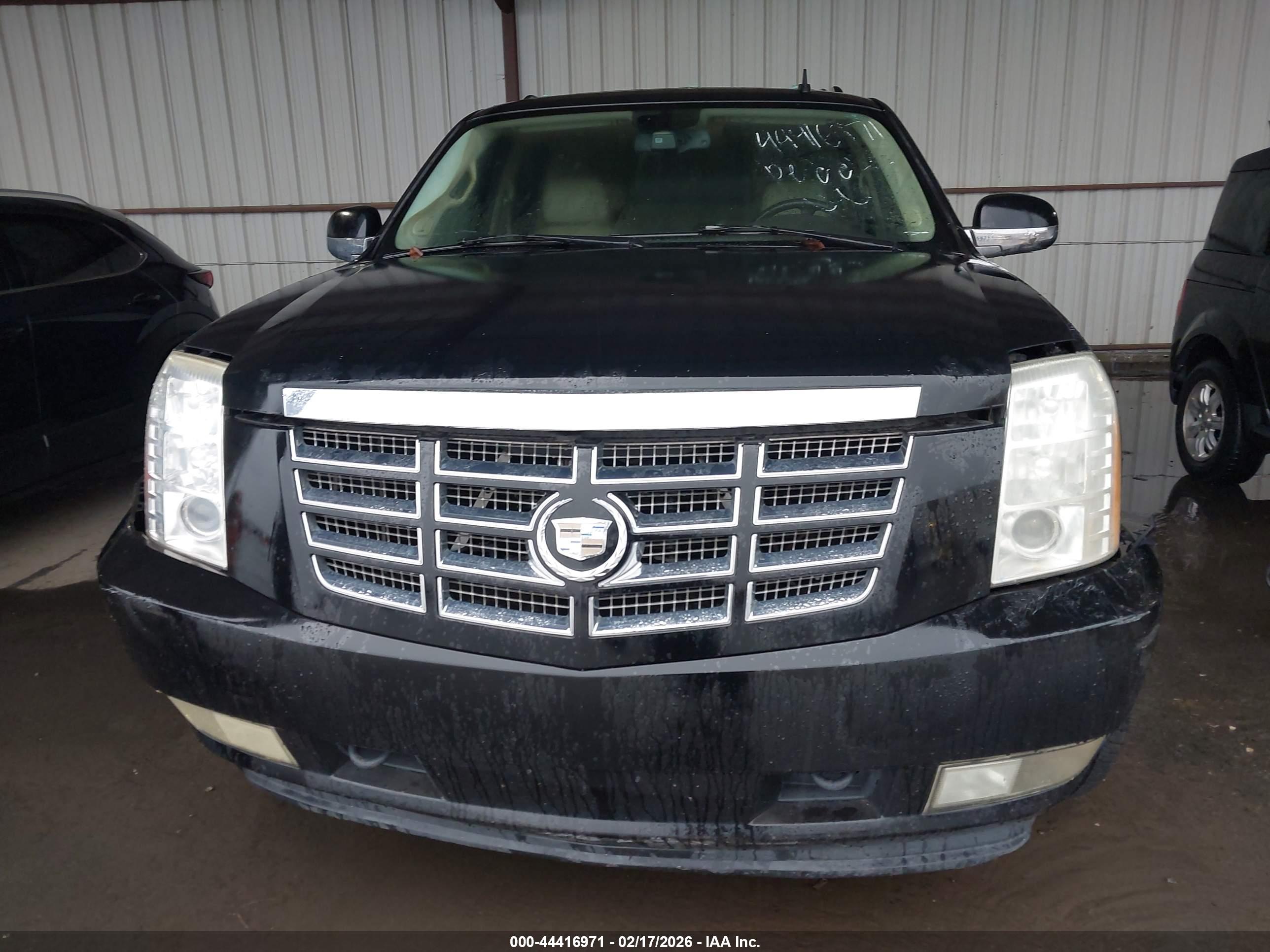 CADILLAC ESCALADE image 6