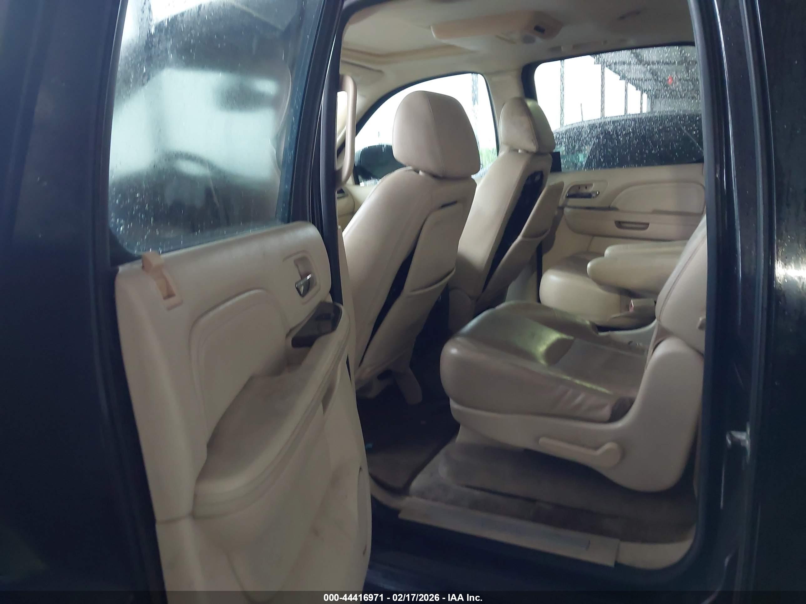 CADILLAC ESCALADE image 8