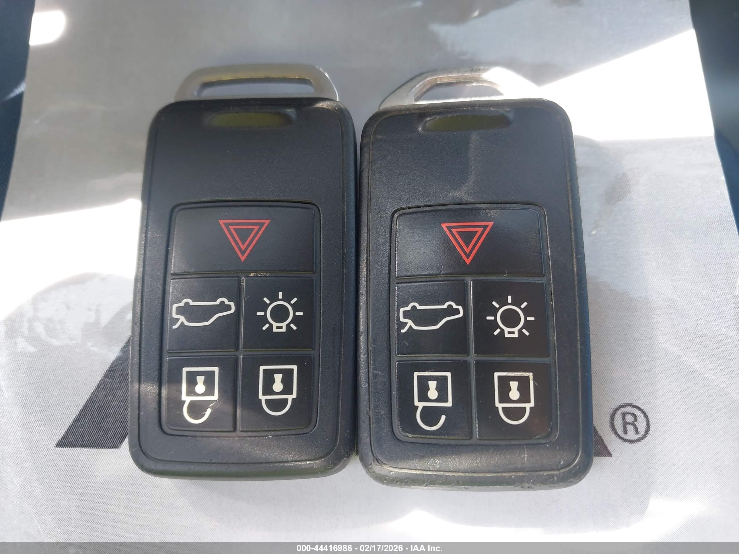 VOLVO S60 image 11