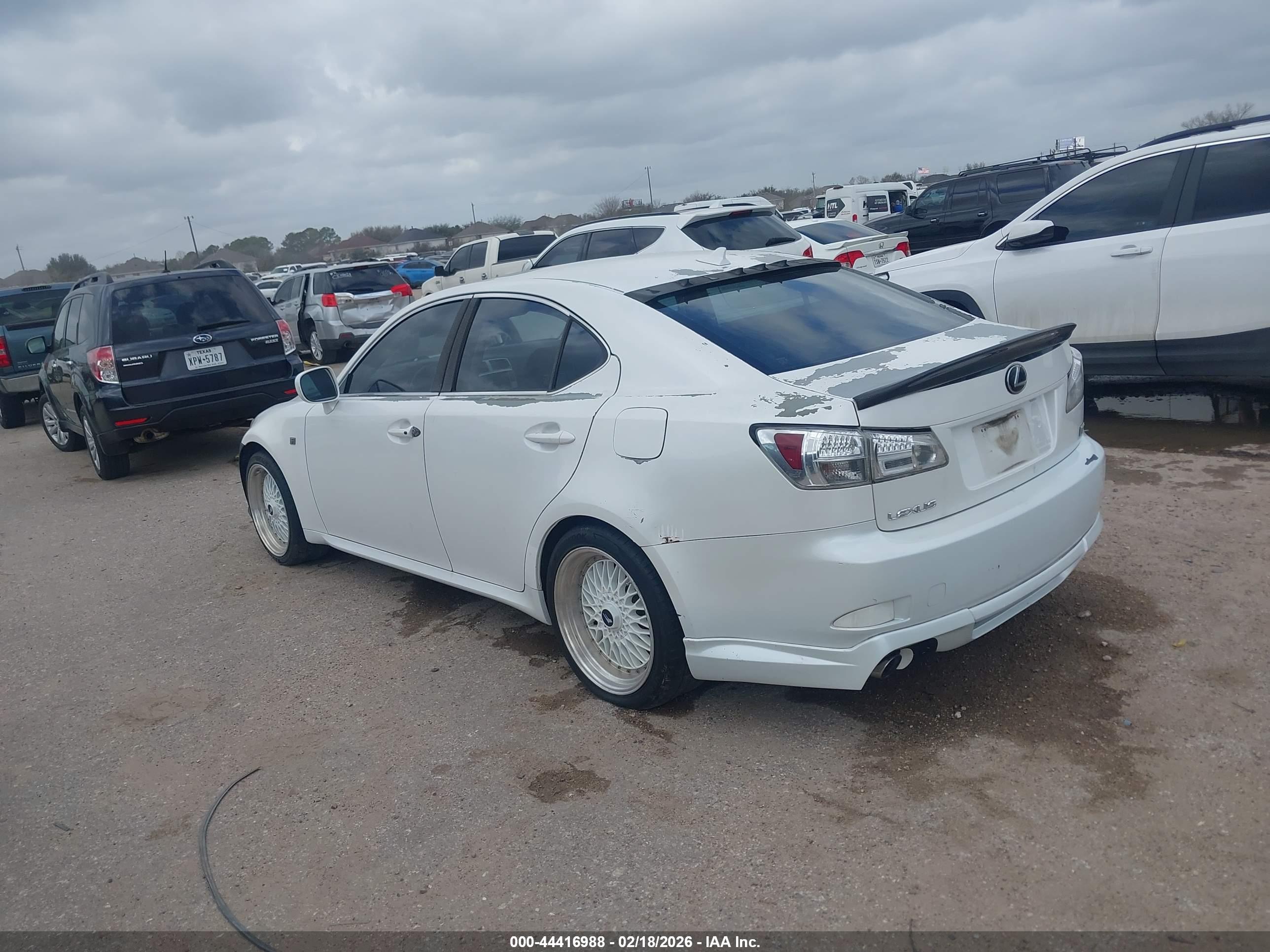 LEXUS IS image 3