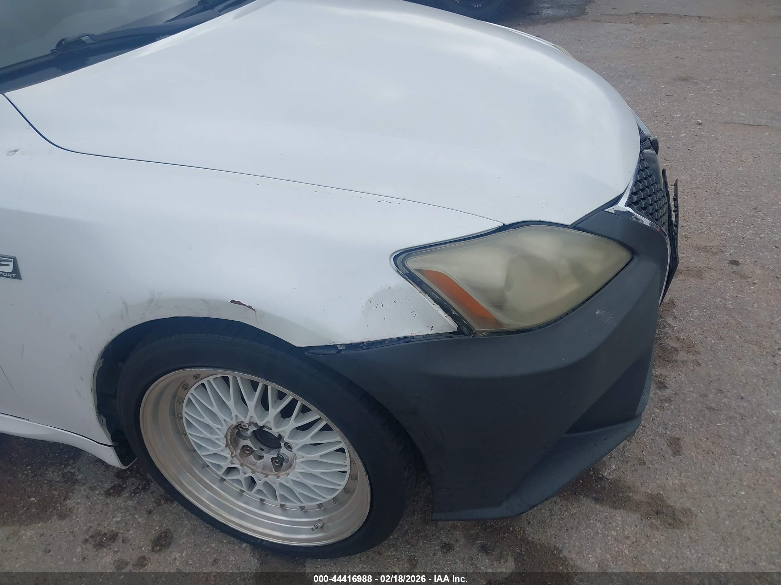 LEXUS IS image 6