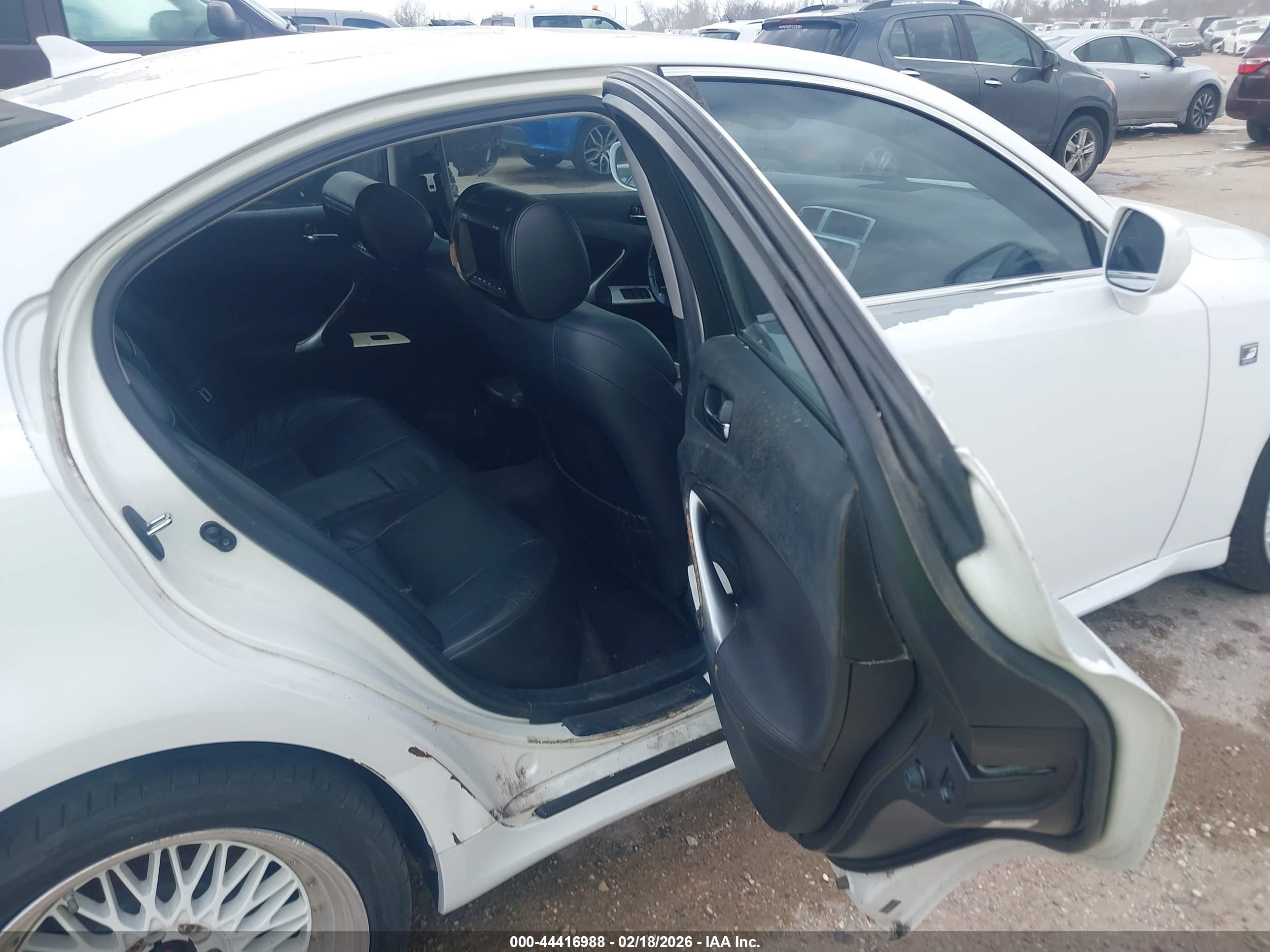 LEXUS IS image 8