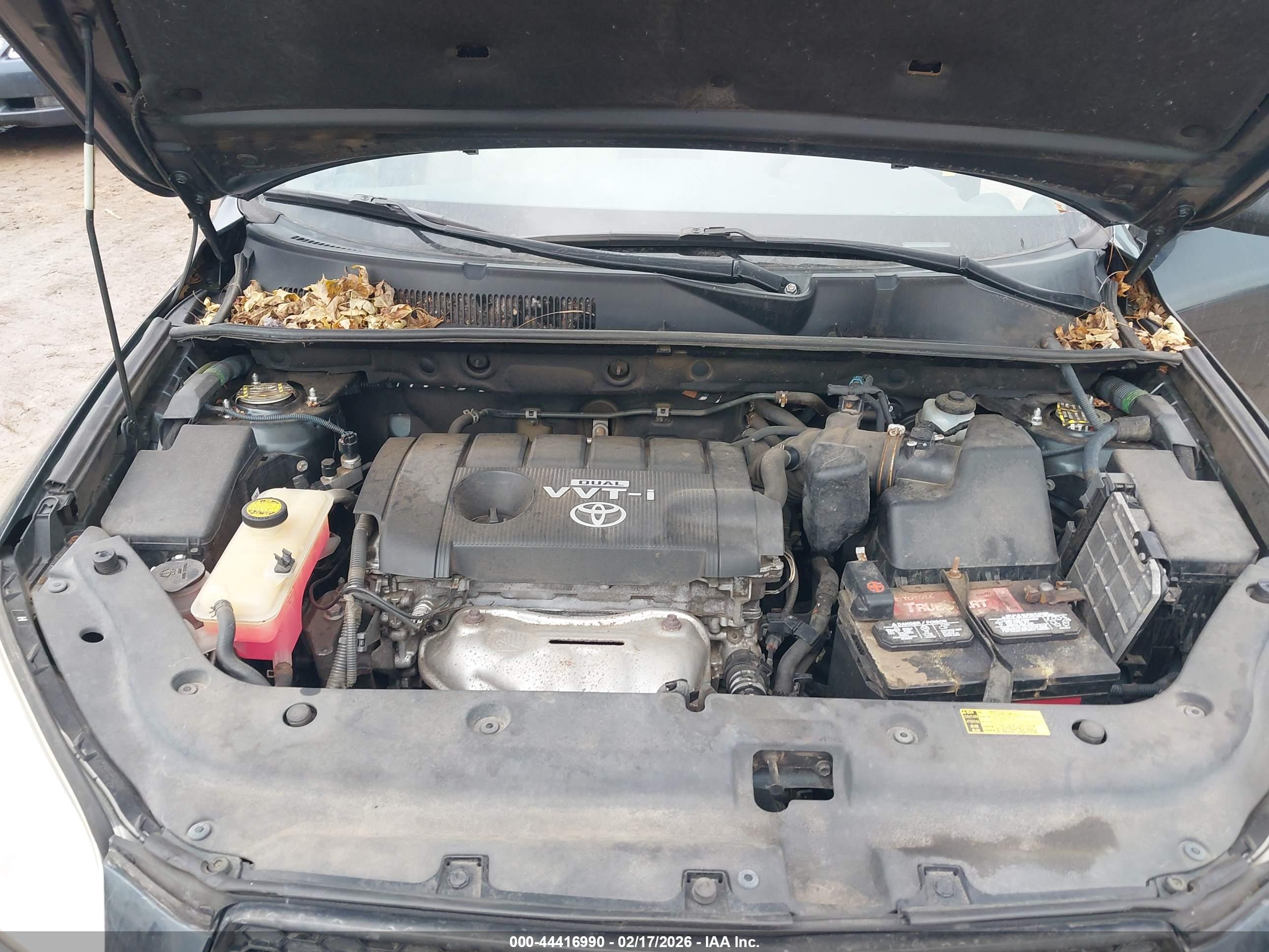 TOYOTA RAV4 image 10