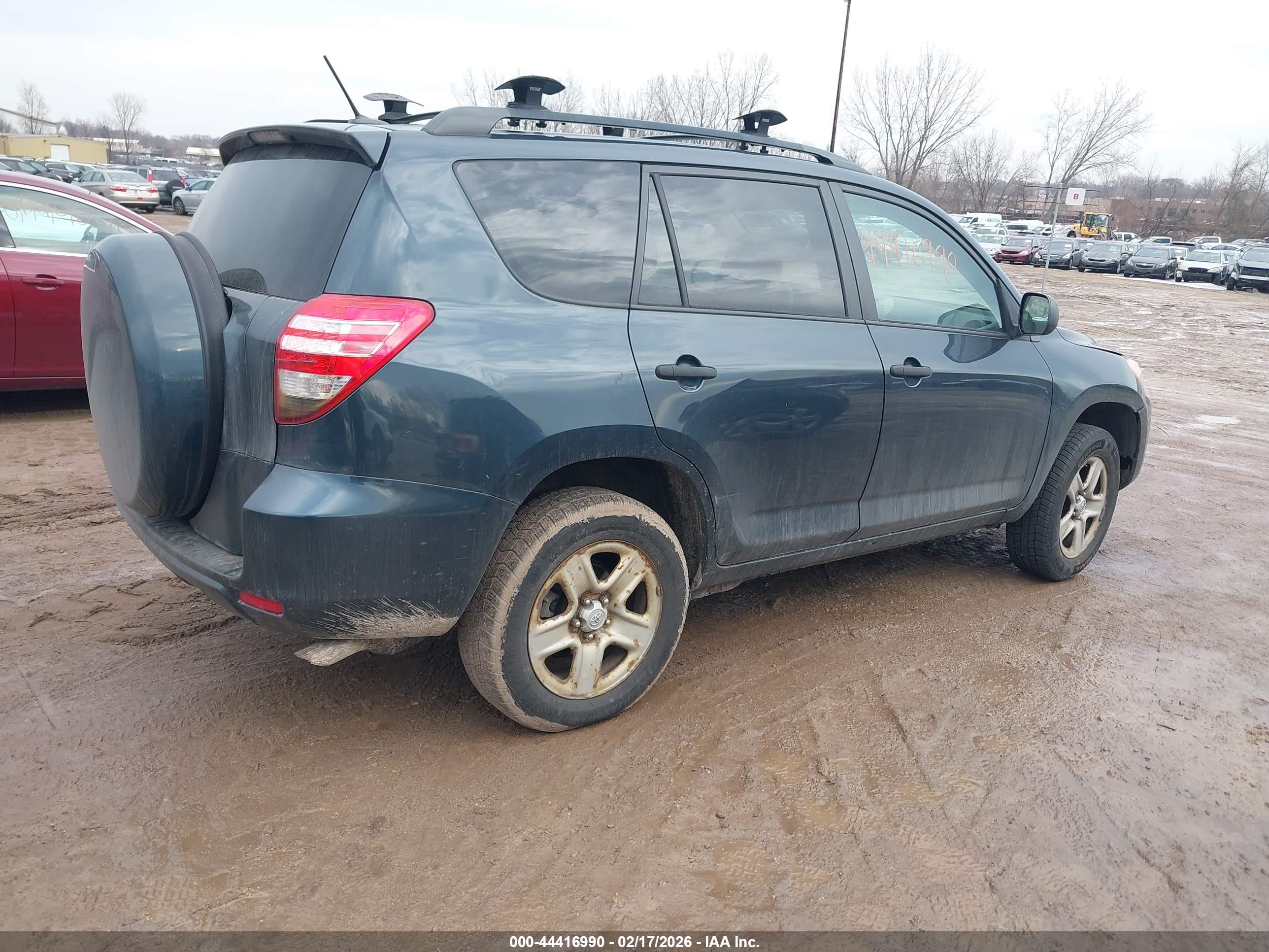 TOYOTA RAV4 image 4