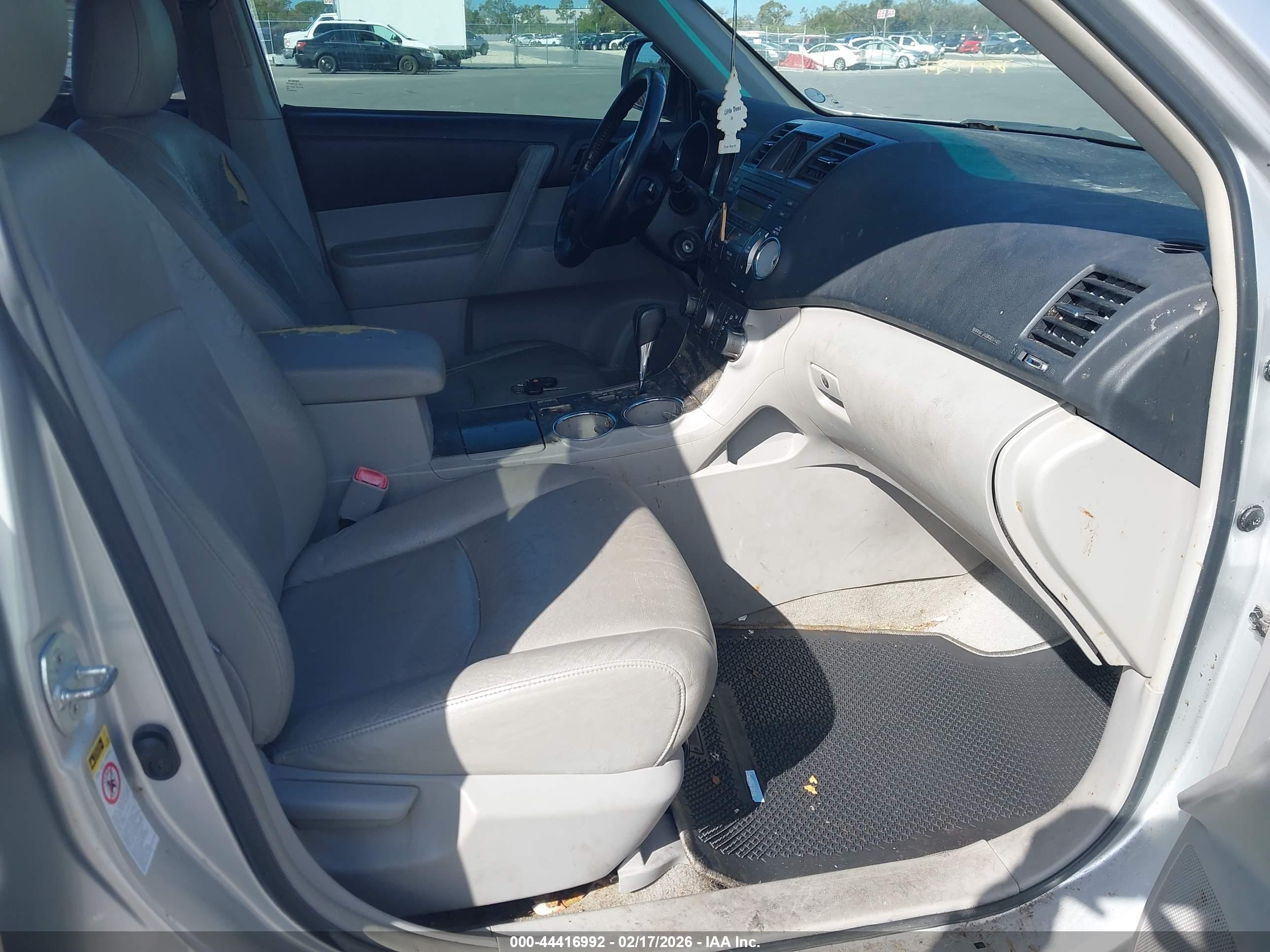 TOYOTA HIGHLANDER image 5