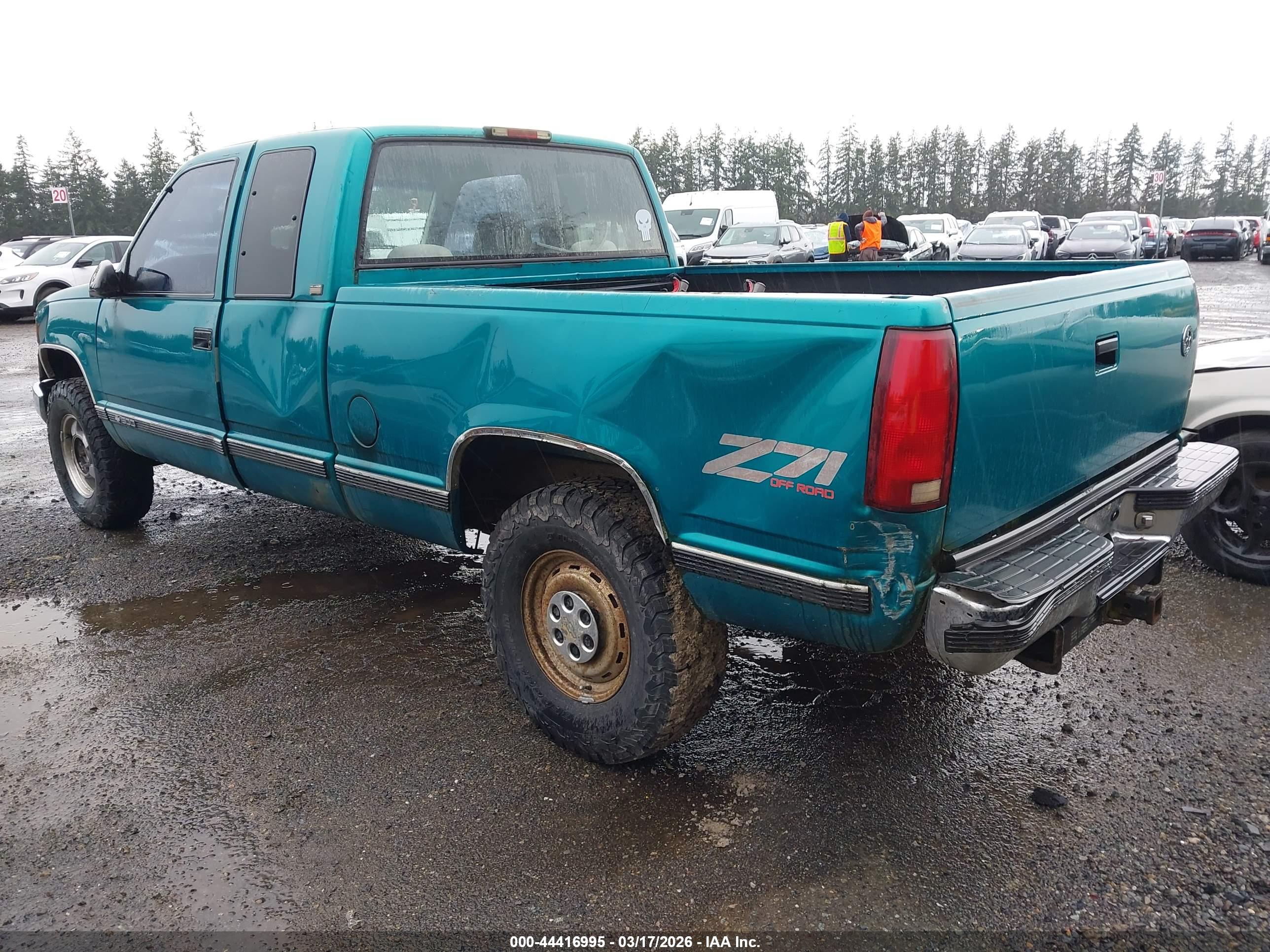CHEVROLET GMT-400 image 3