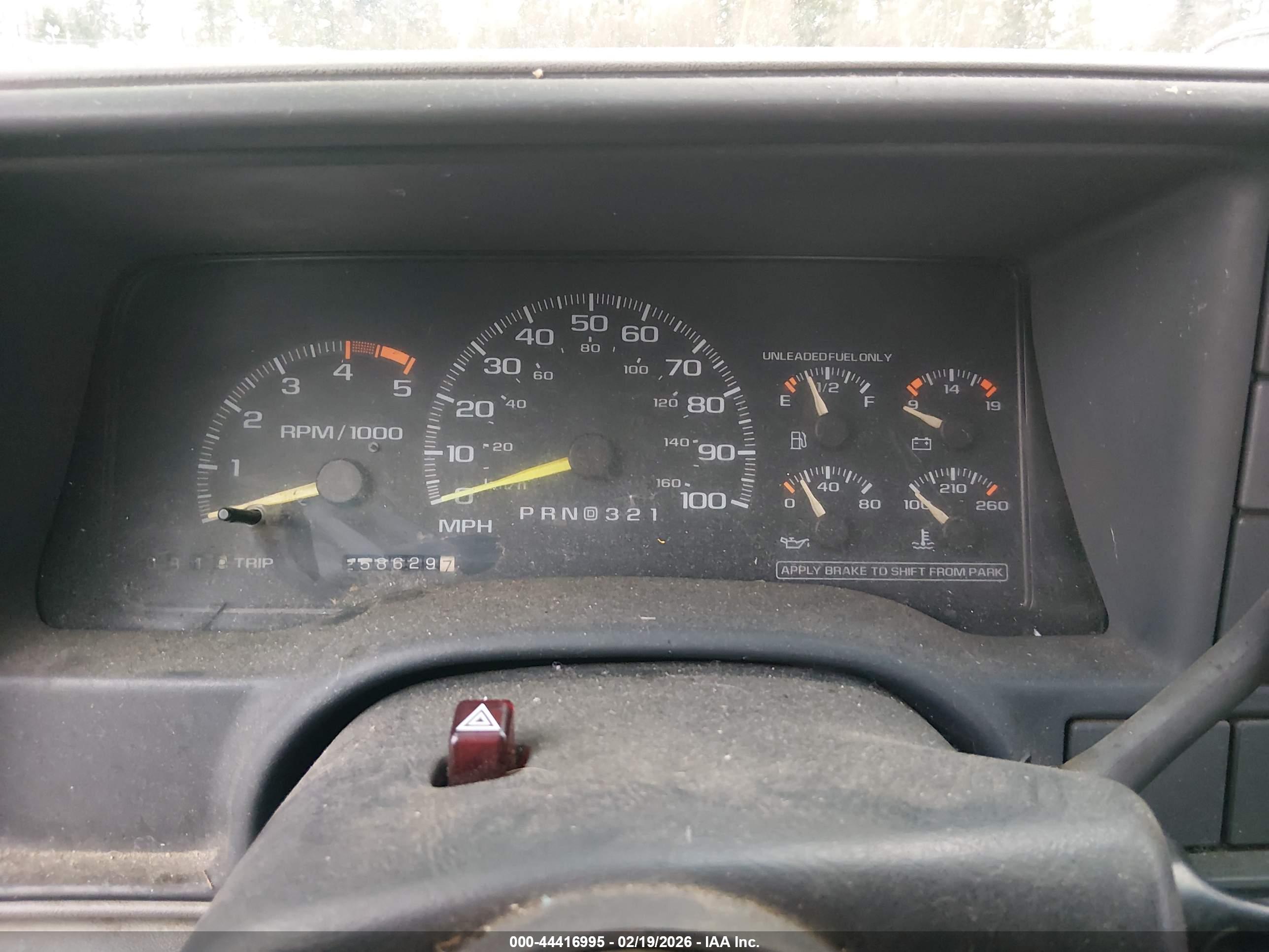 CHEVROLET GMT-400 image 7