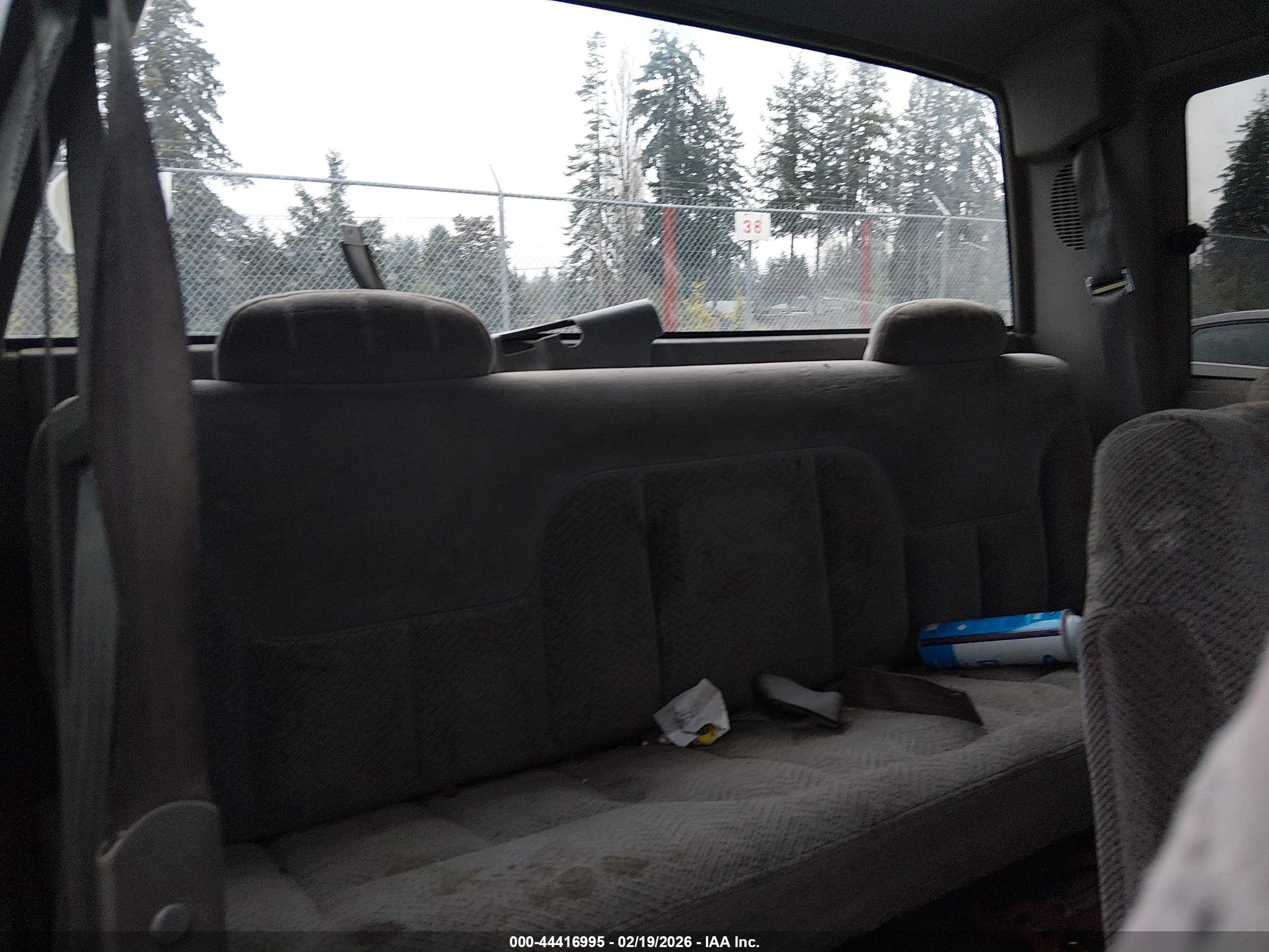 CHEVROLET GMT-400 image 8