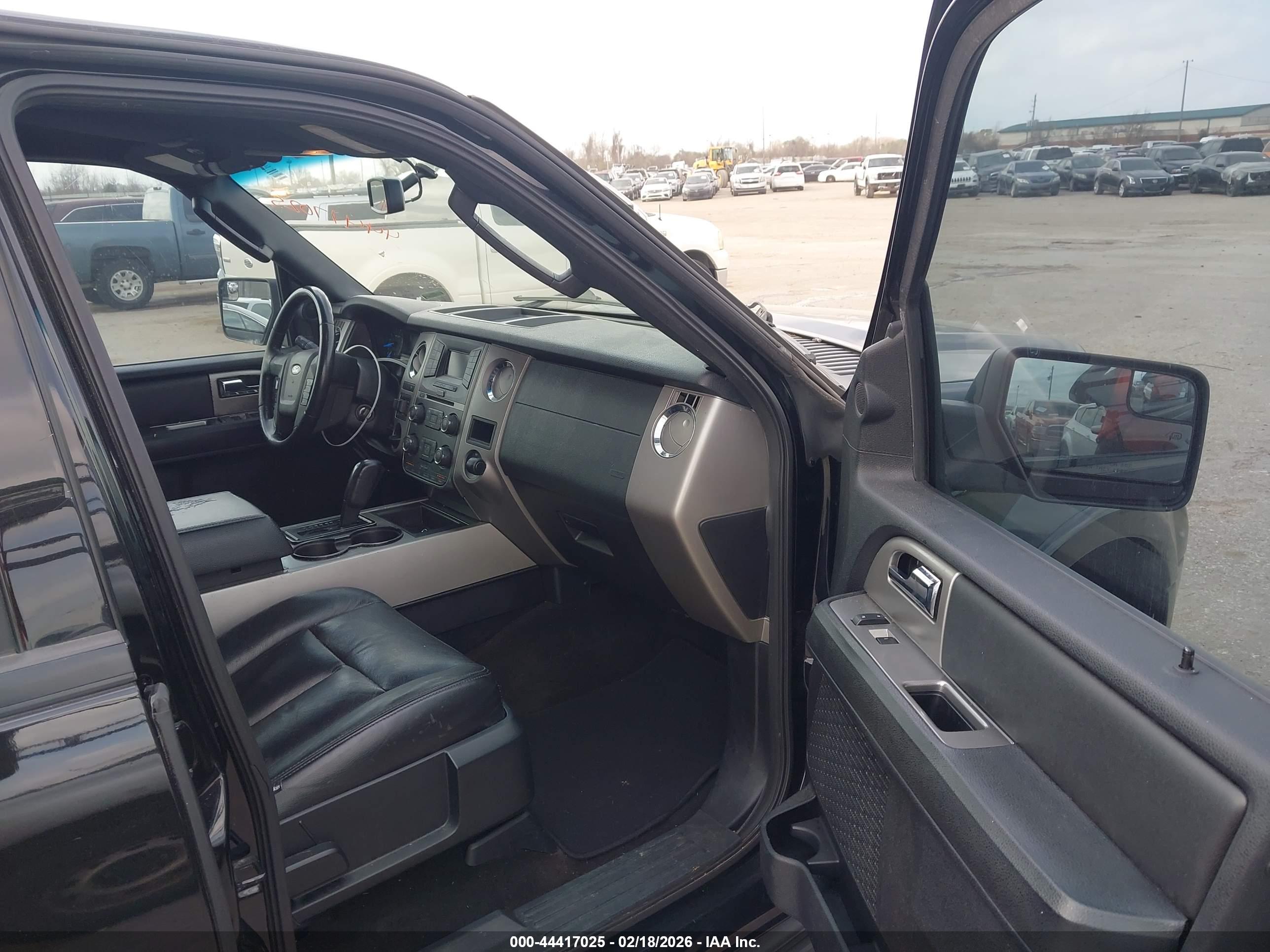 FORD EXPEDITION image 5