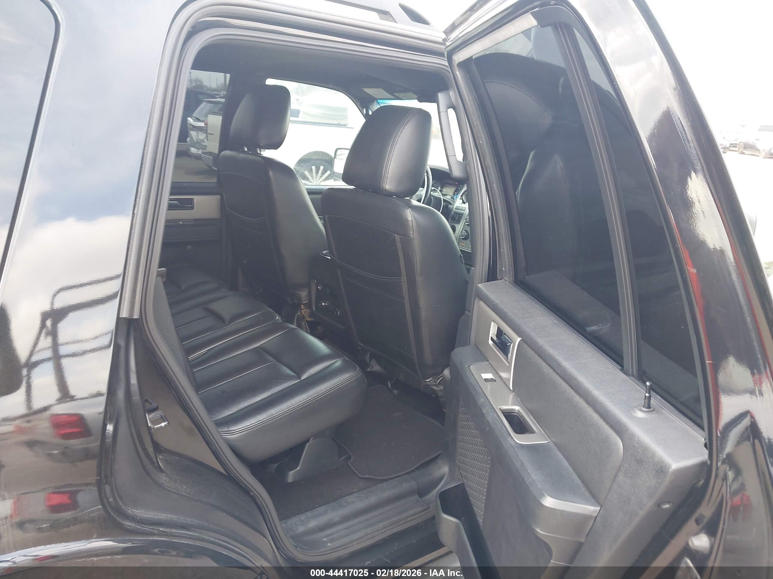 FORD EXPEDITION image 8