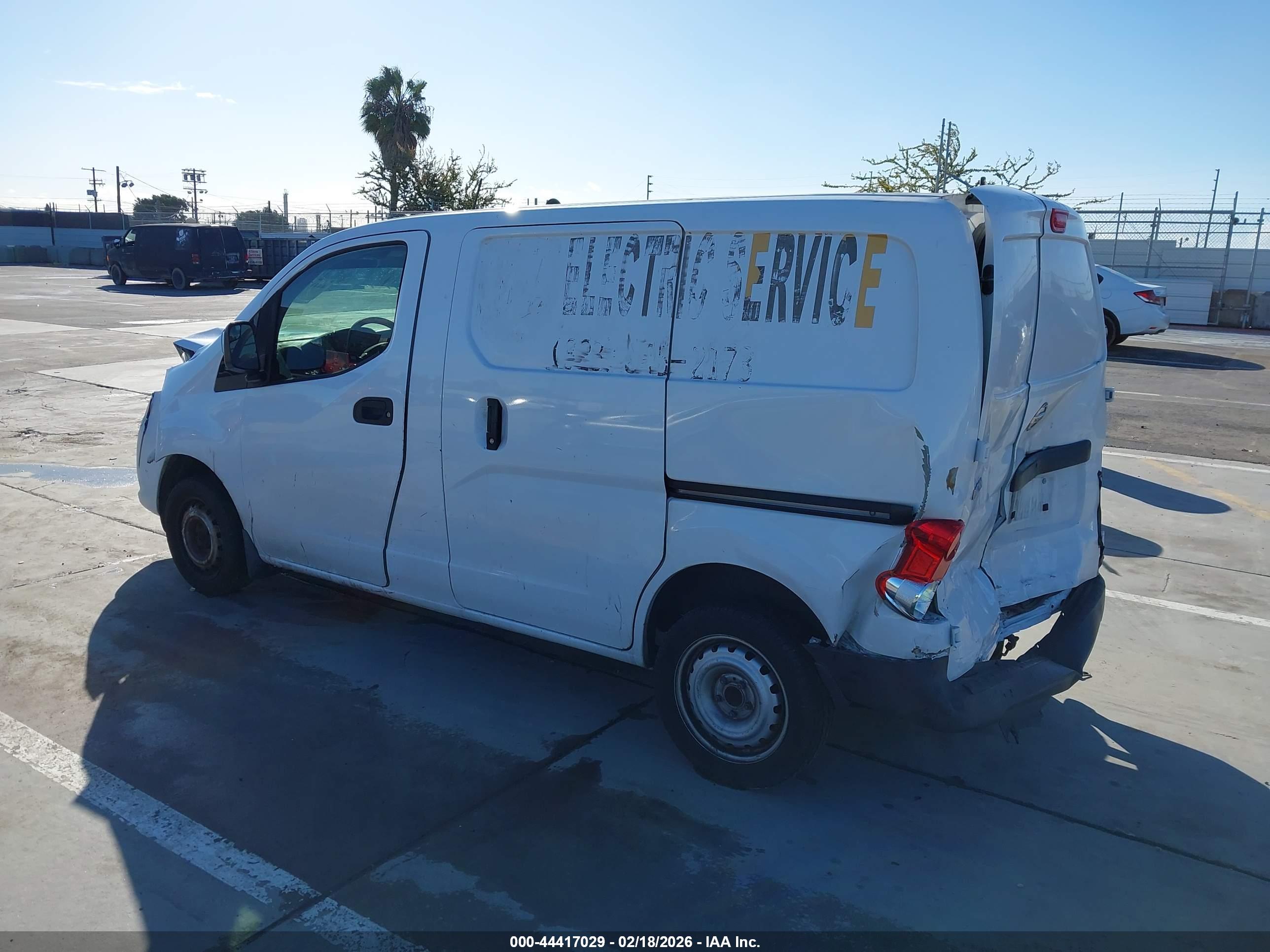 NISSAN NV200 image 3