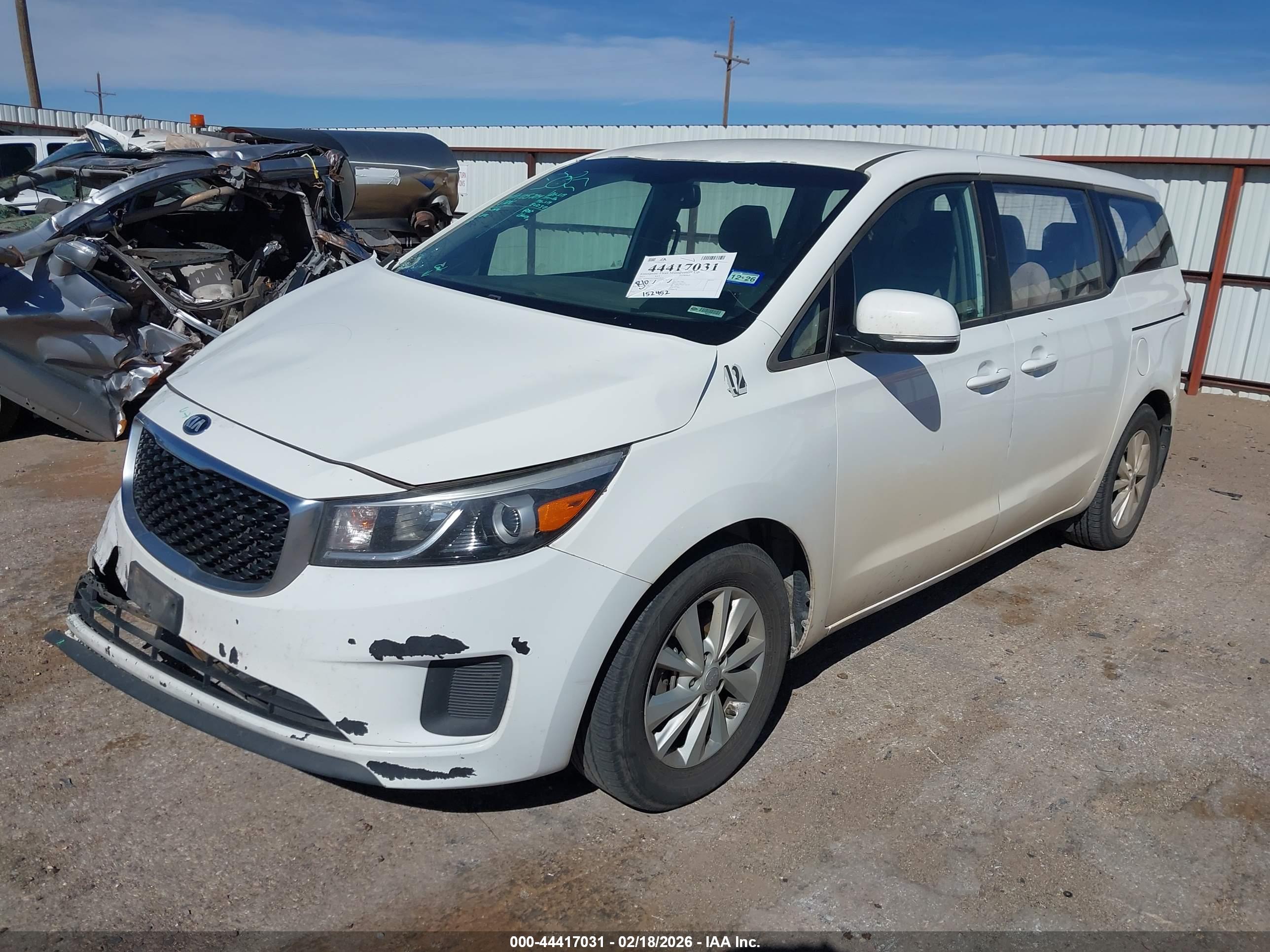 KIA SEDONA image 2