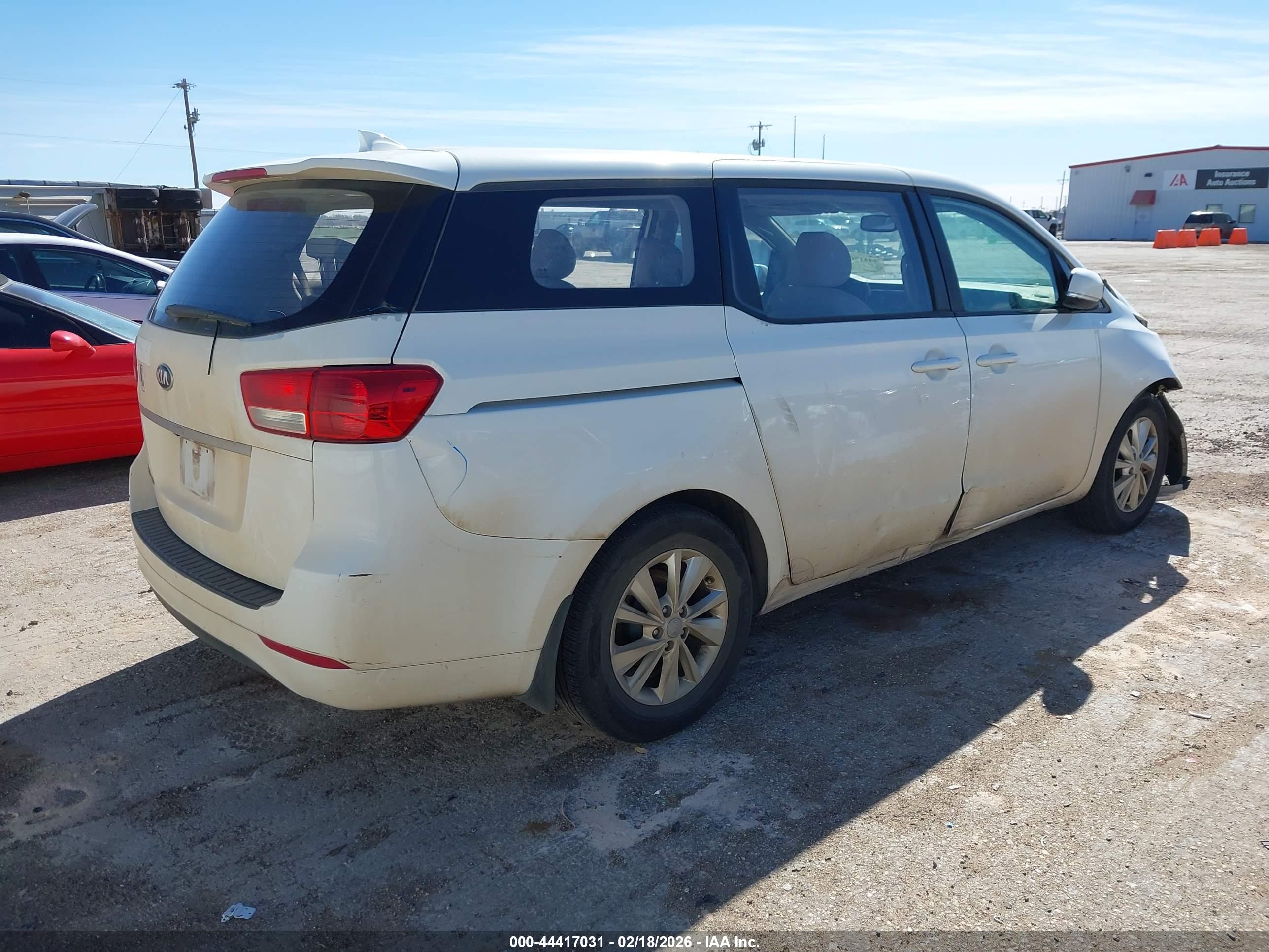 KIA SEDONA image 4