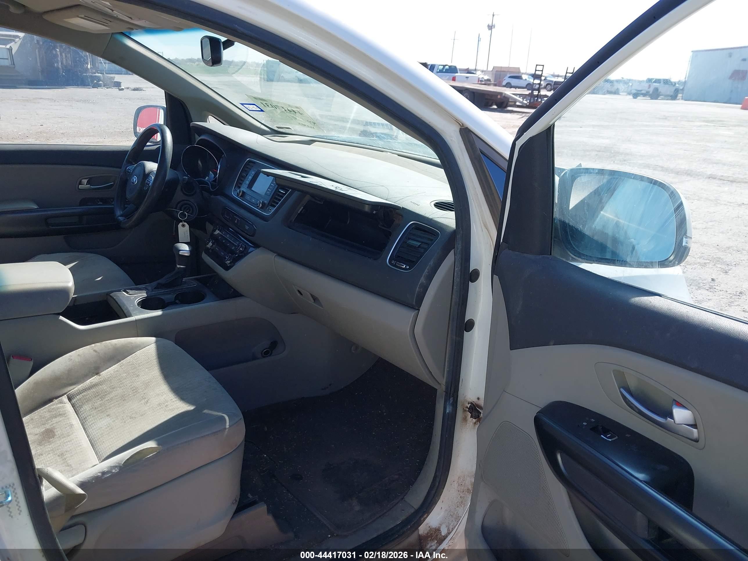 KIA SEDONA image 5