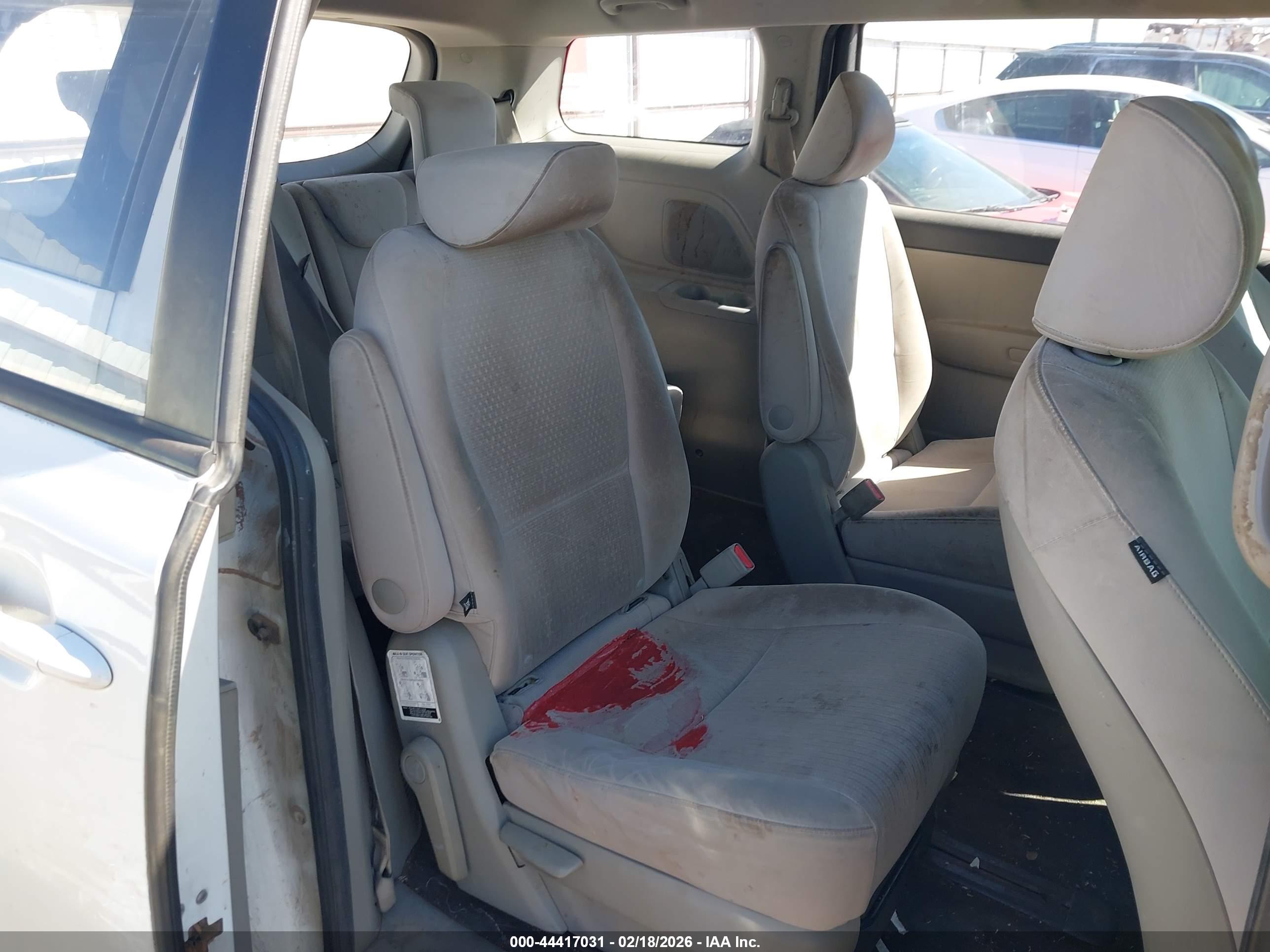 KIA SEDONA image 8