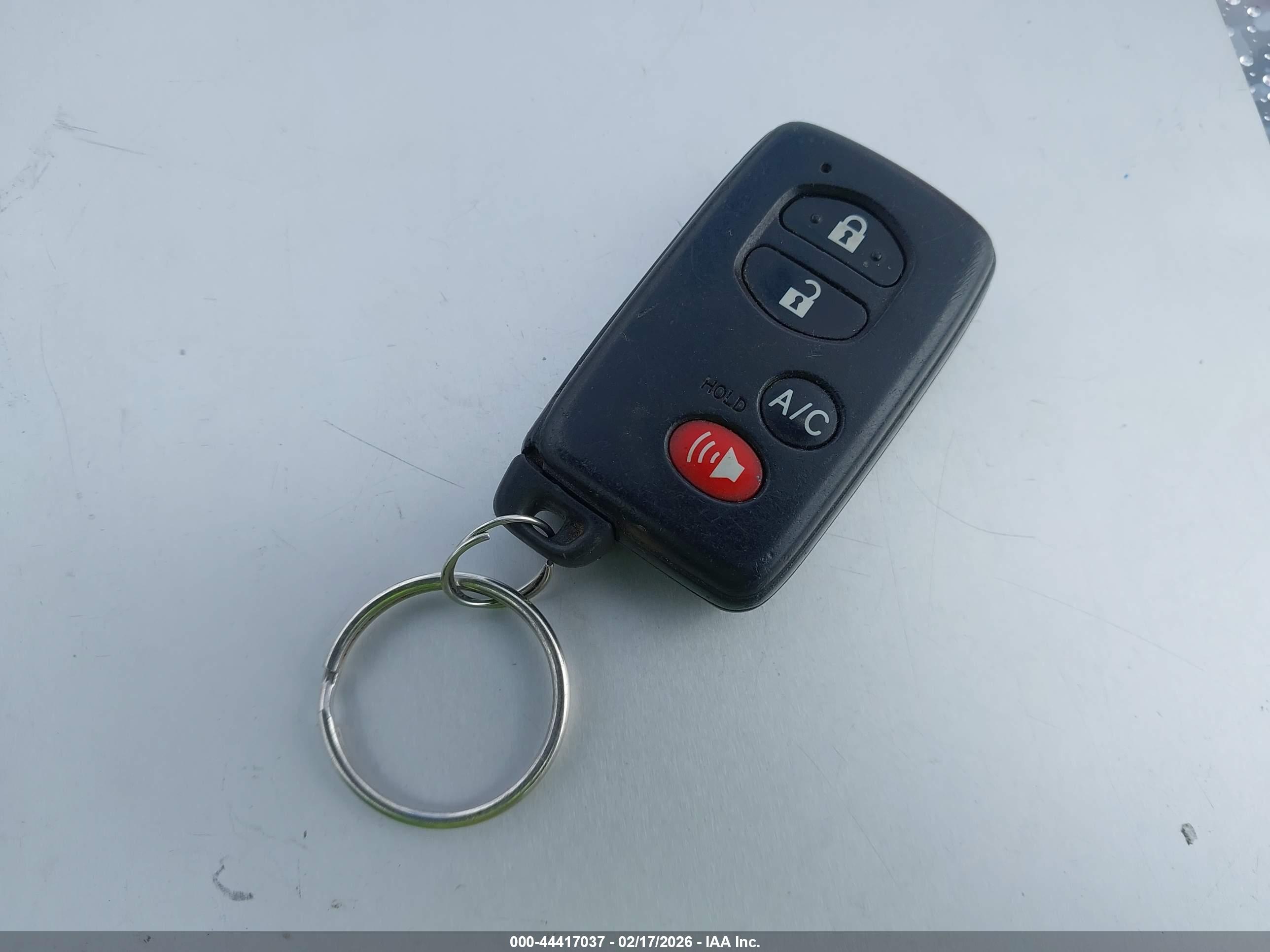 TOYOTA PRIUS image 11