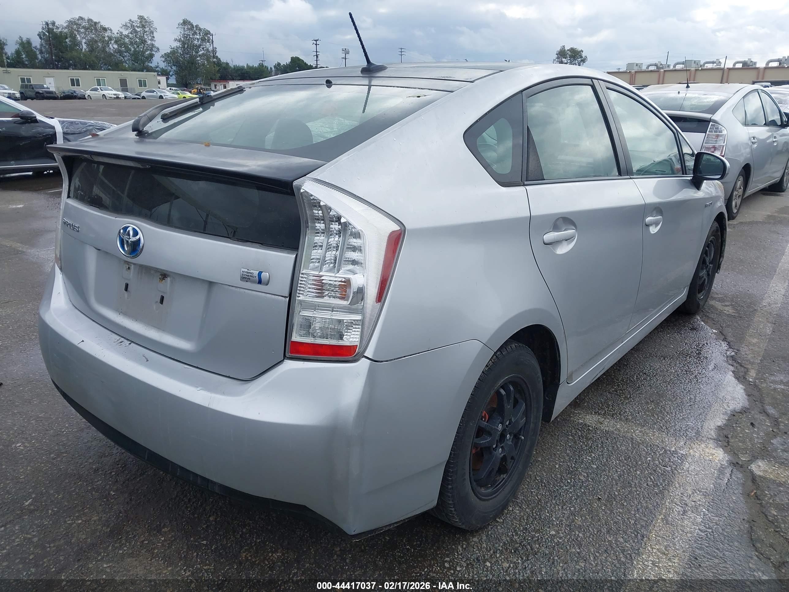 TOYOTA PRIUS image 4