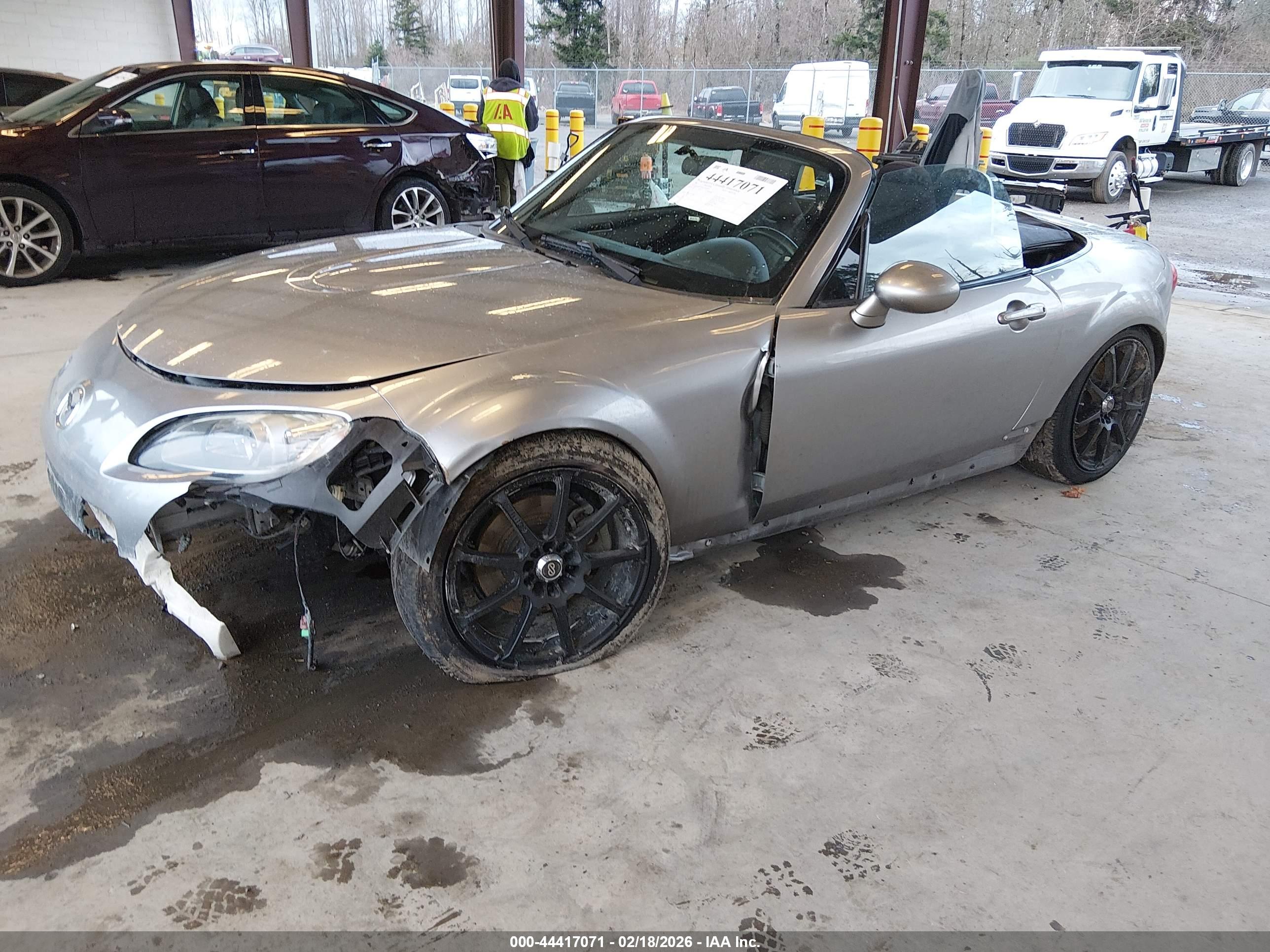 MAZDA MX-5 image 2