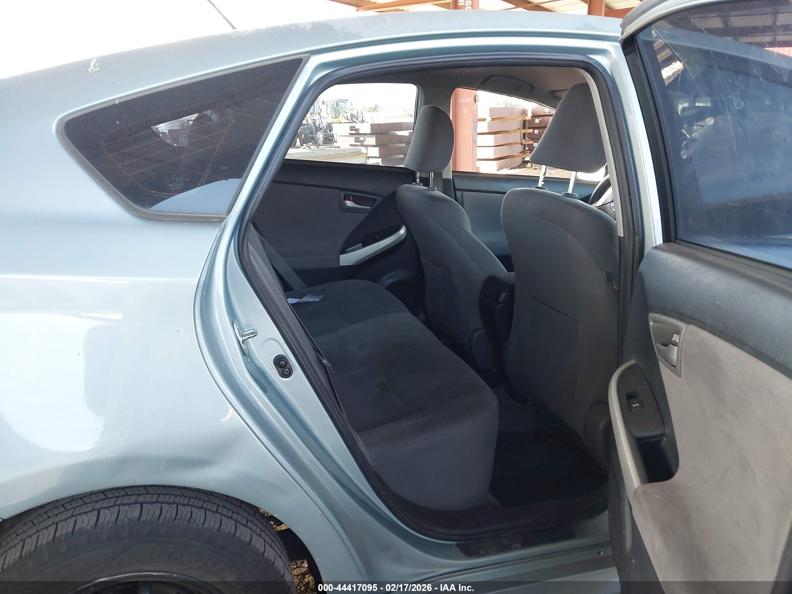 TOYOTA PRIUS image 8