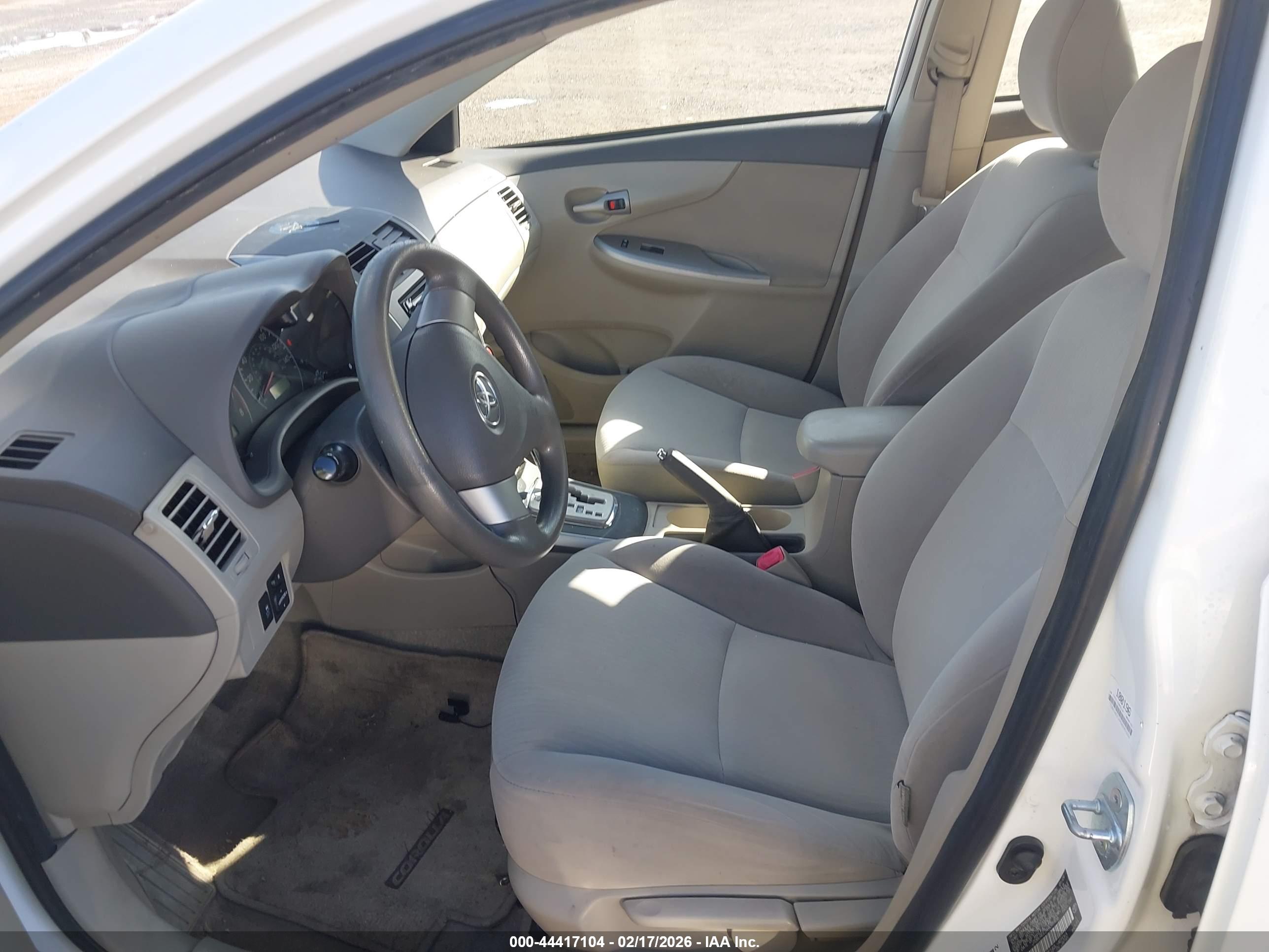 TOYOTA COROLLA image 5