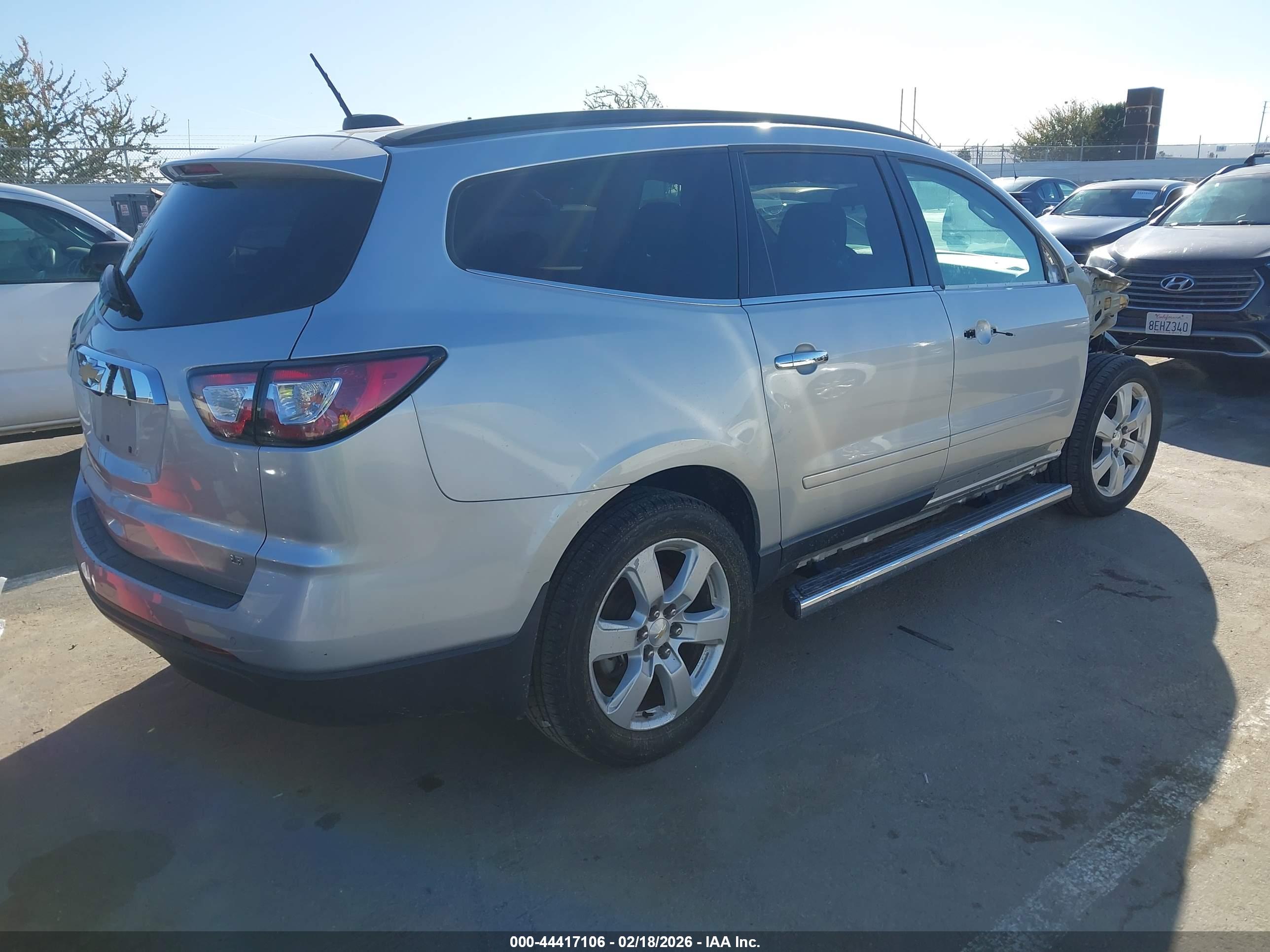 CHEVROLET TRAVERSE image 4
