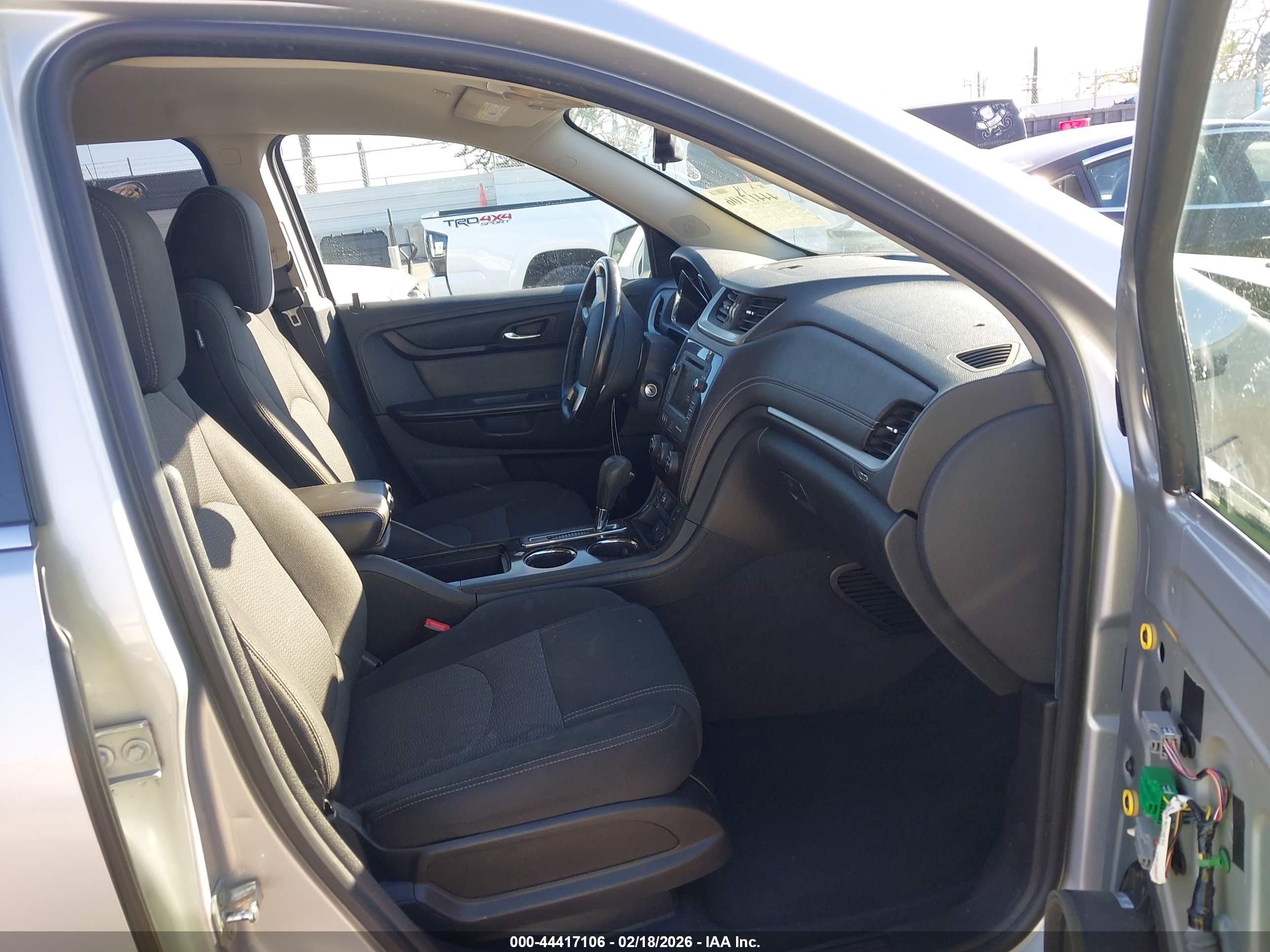 CHEVROLET TRAVERSE image 5