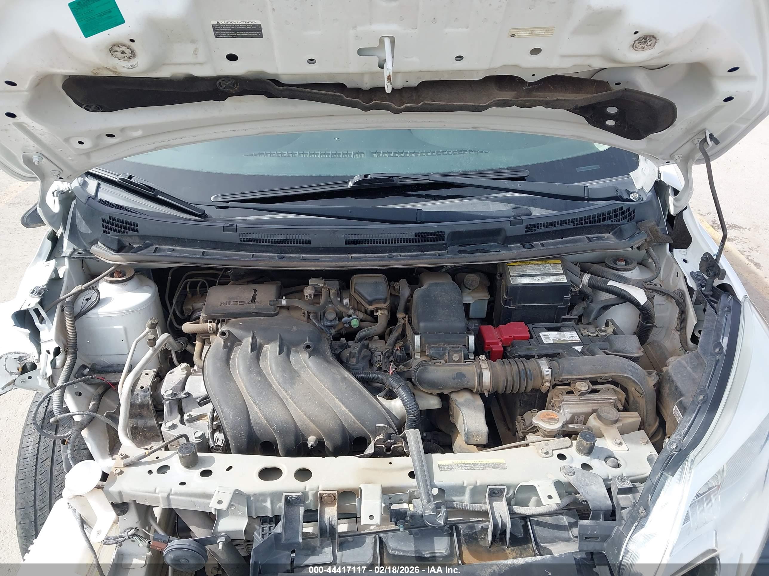 NISSAN VERSA image 10