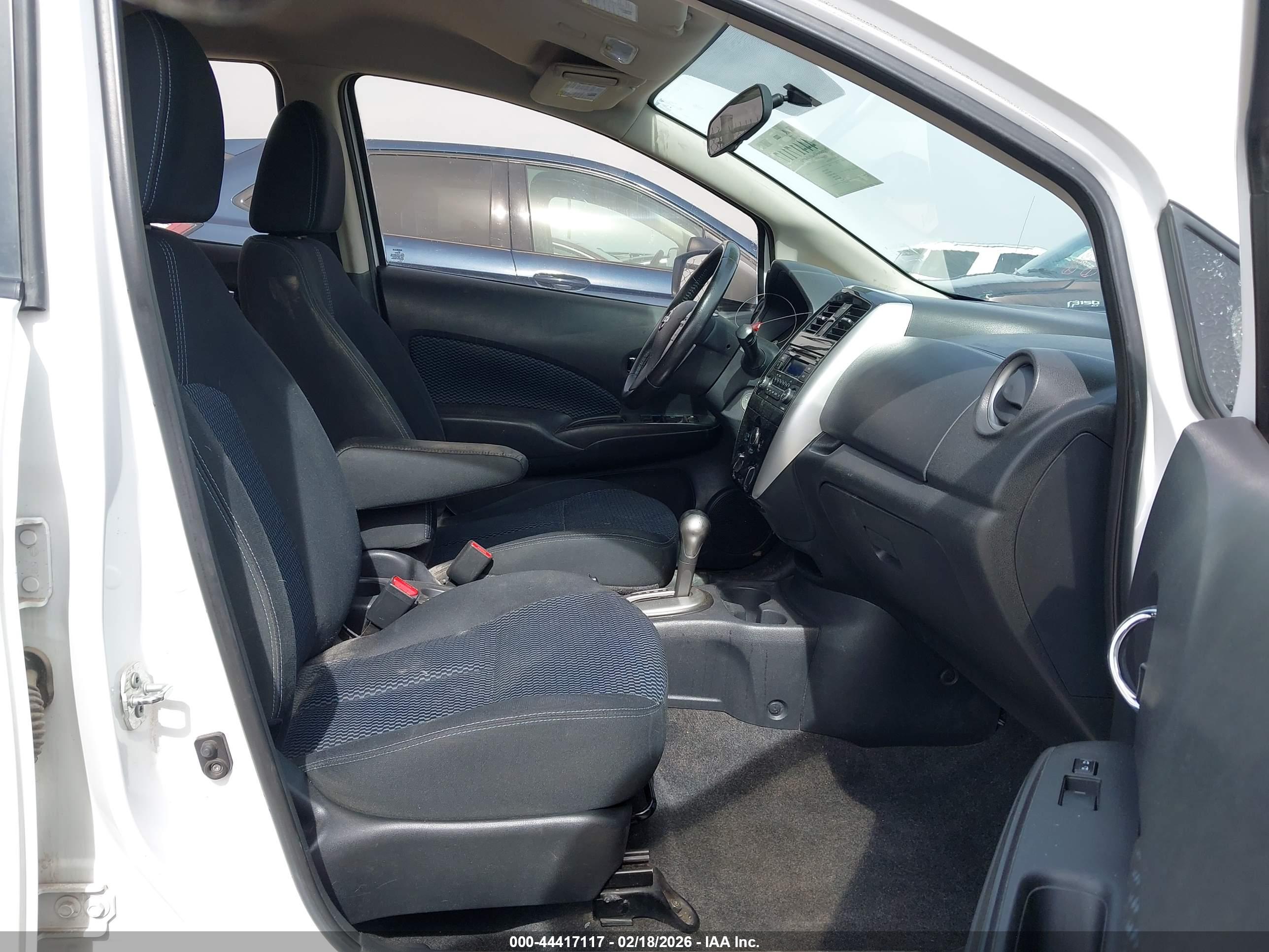 NISSAN VERSA image 5