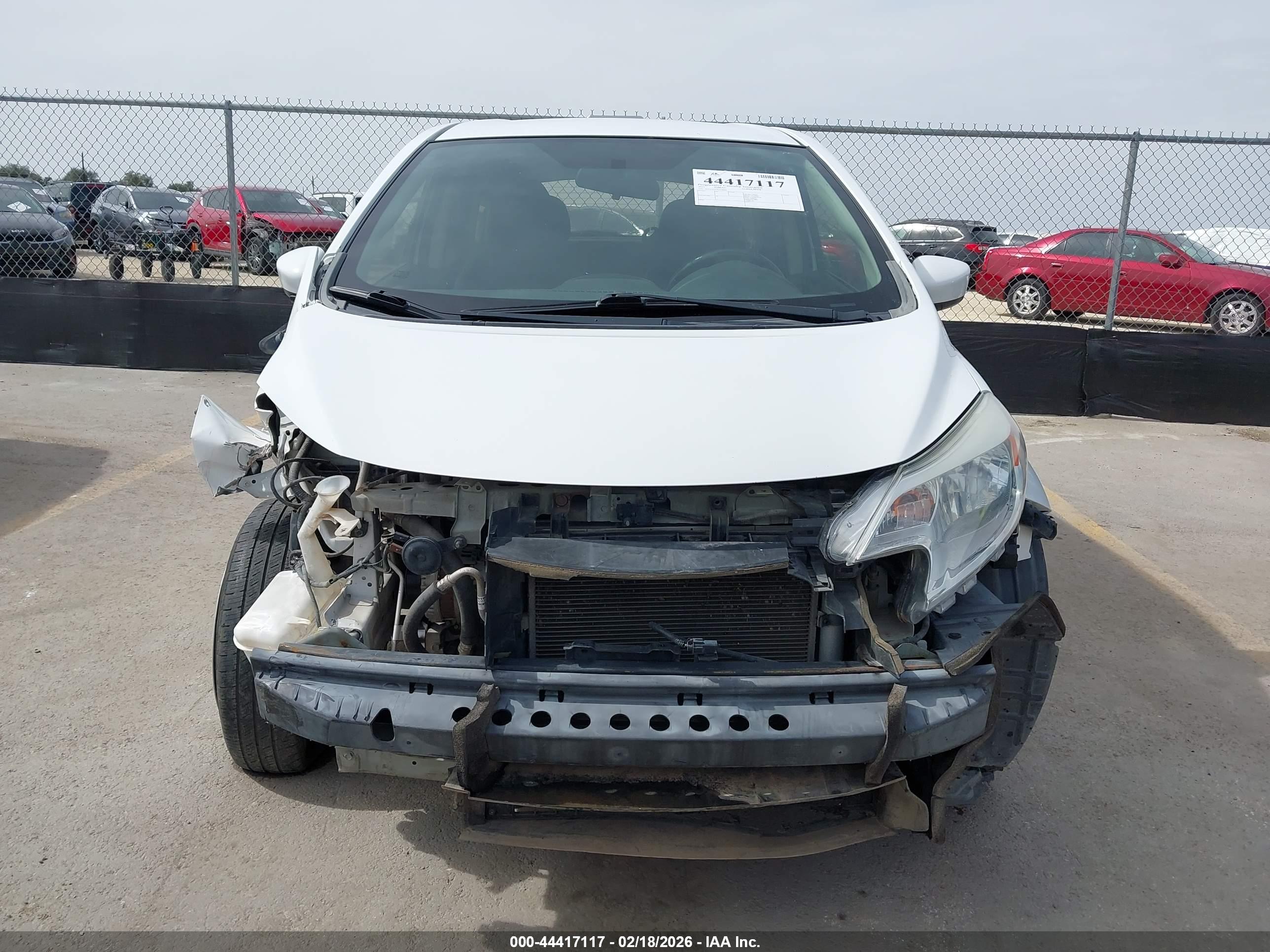 NISSAN VERSA image 6