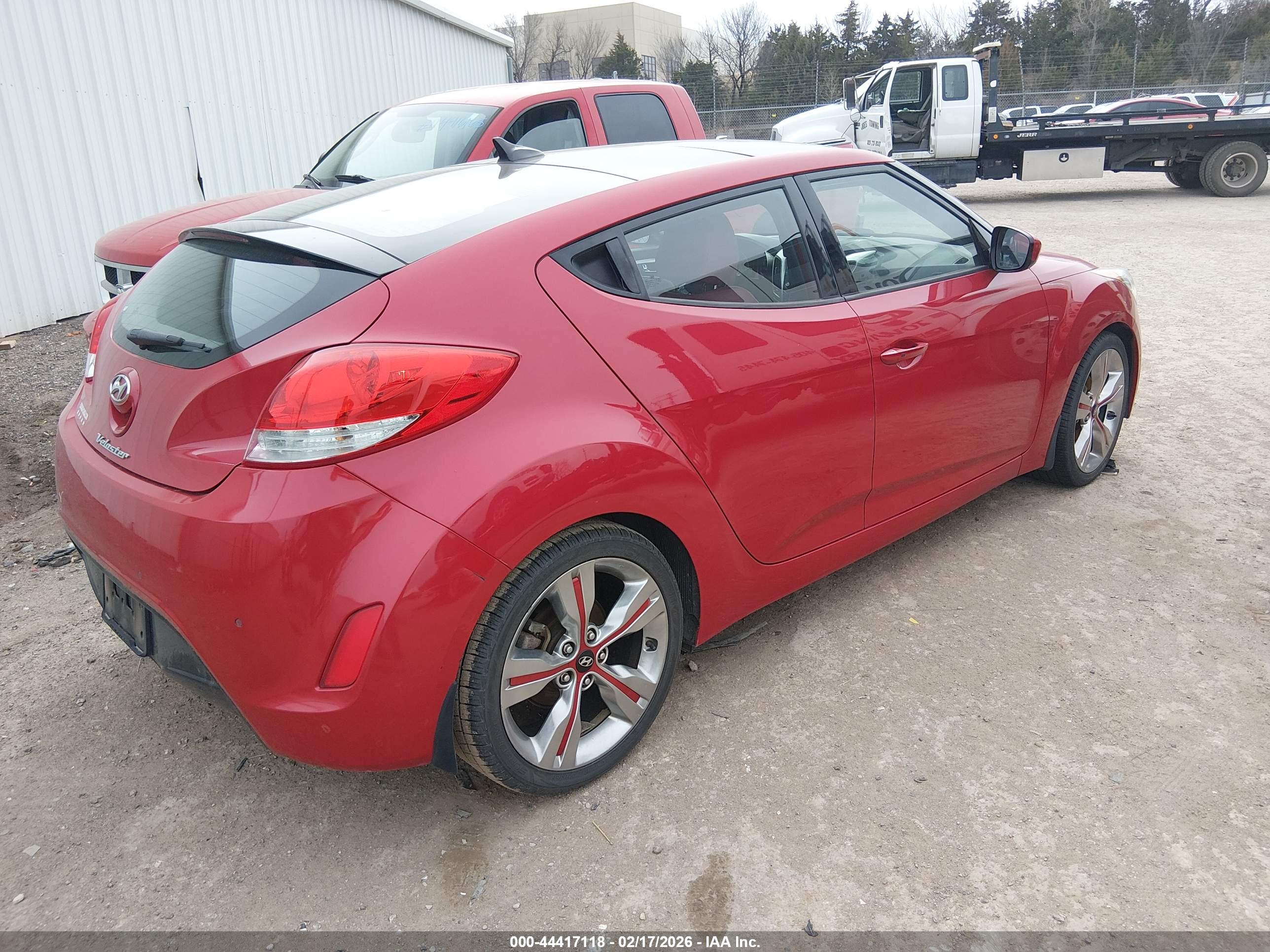 HYUNDAI VELOSTER image 4