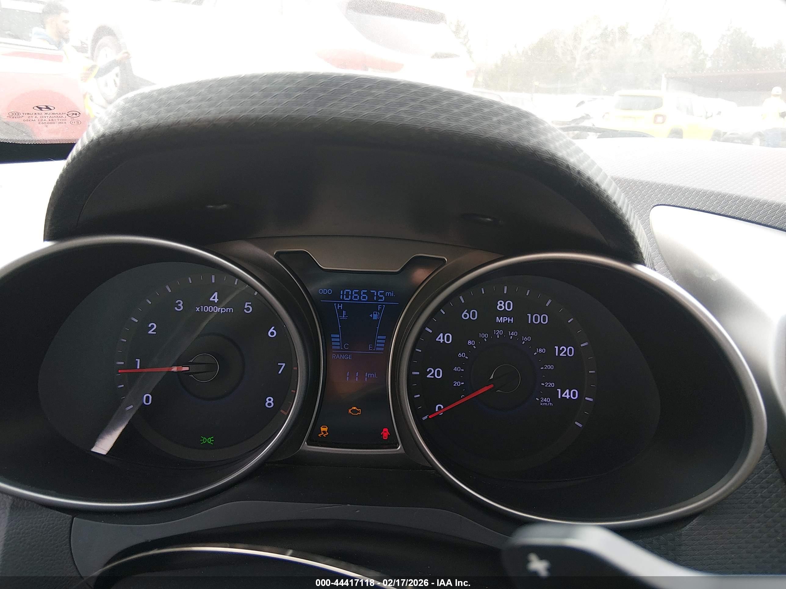 HYUNDAI VELOSTER image 7