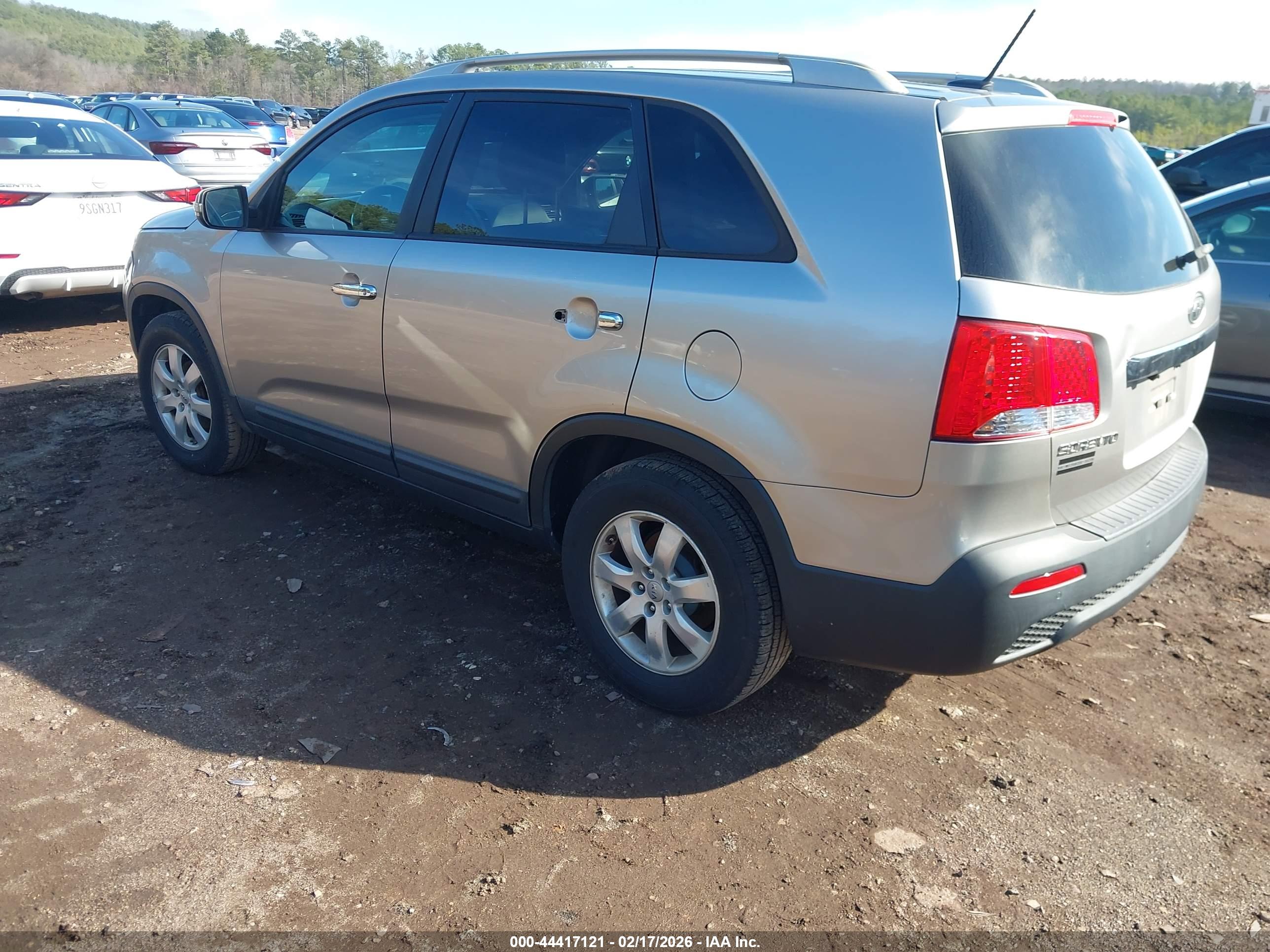 KIA SORENTO image 3