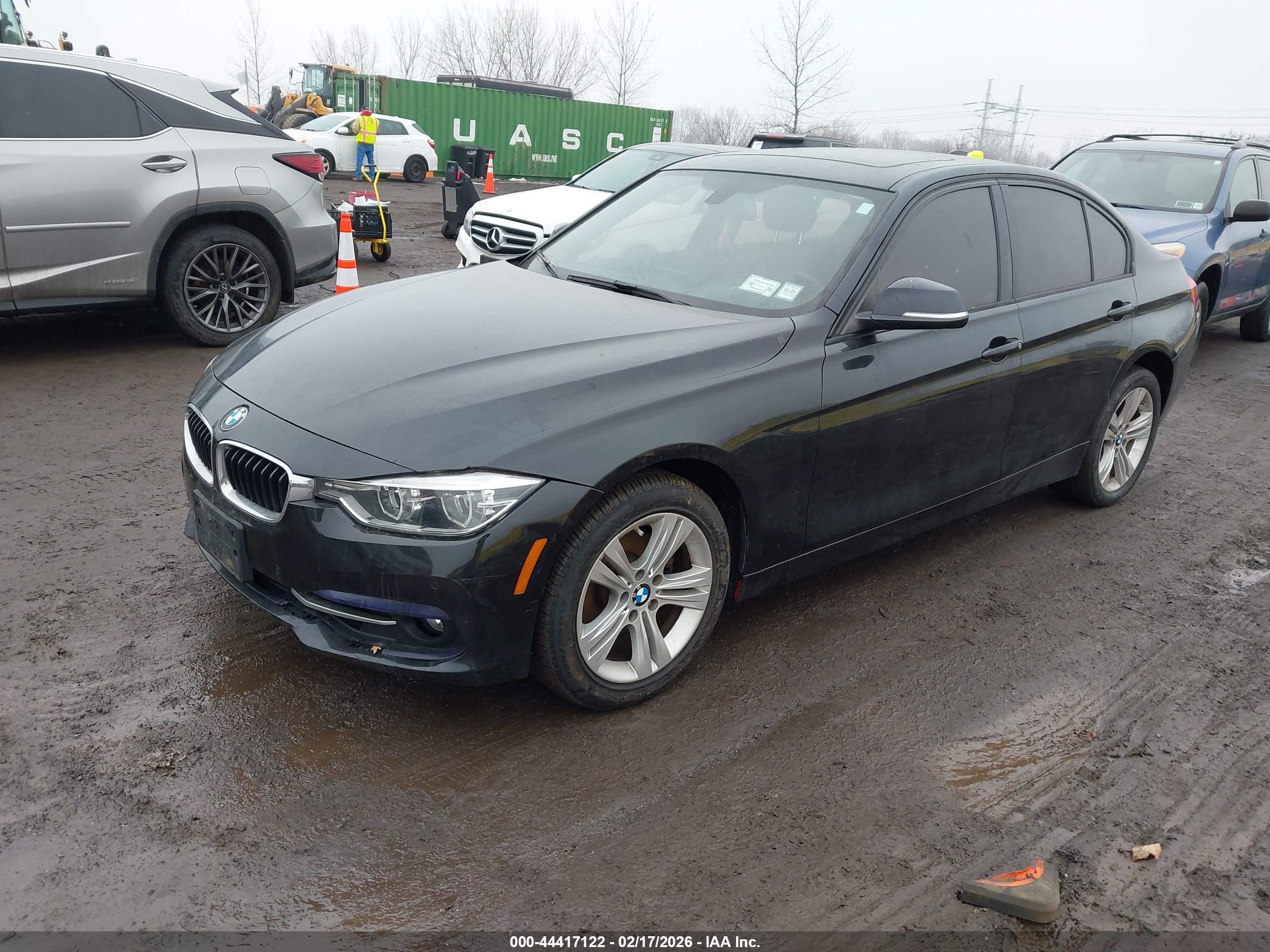 BMW 330I image 2